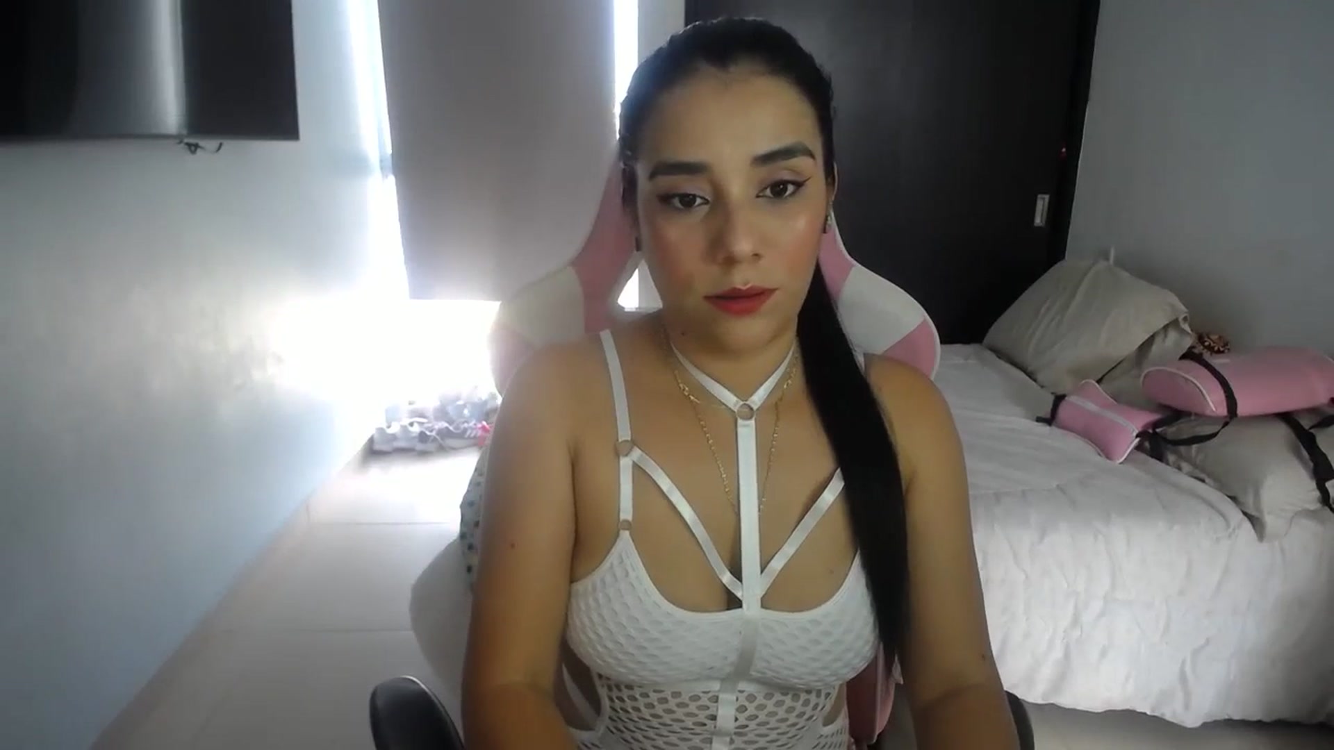Gallery image thumbnail from InnocentJen's myfreecams stream on, 01/16/2024, 20:41 image 4 of 20