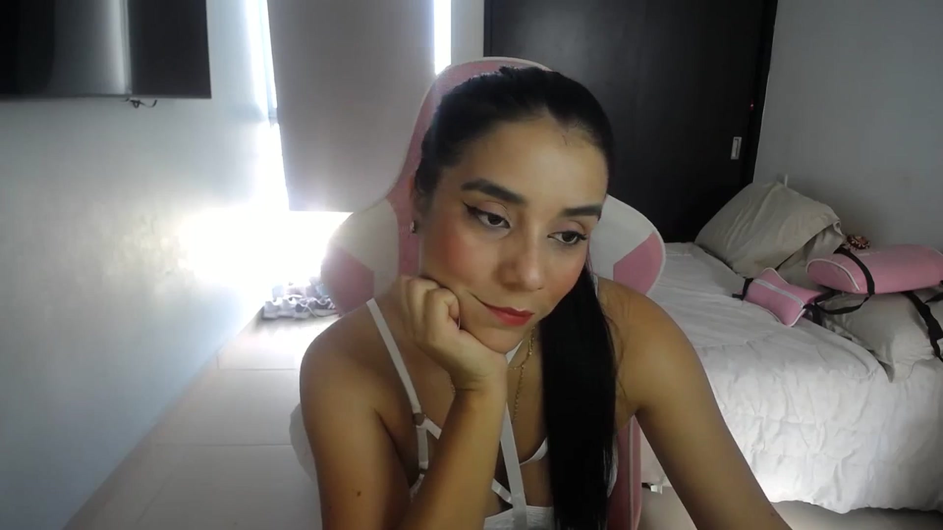 Gallery image thumbnail from InnocentJen's myfreecams stream on, 01/16/2024, 20:41 image 9 of 20