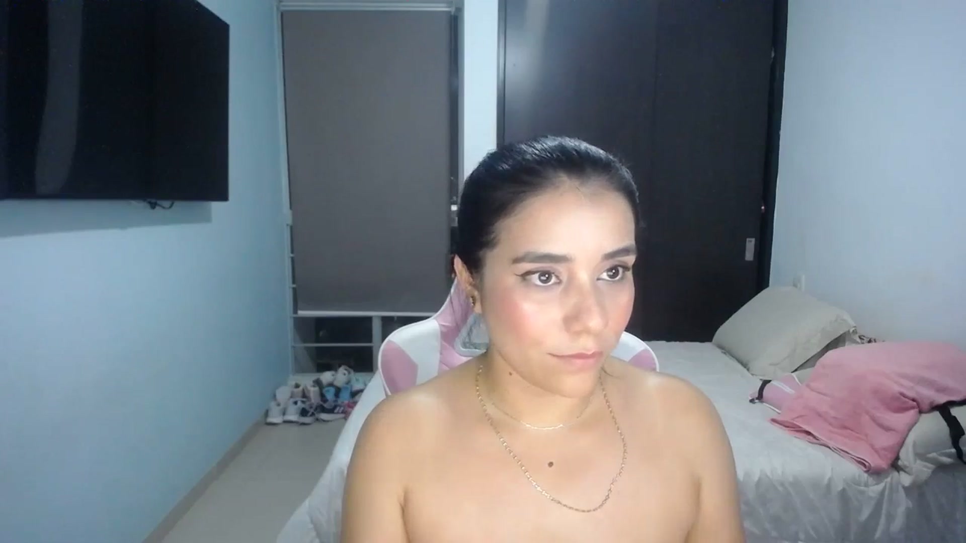 Gallery image thumbnail from InnocentJen's myfreecams stream on, 01/17/2024, 24:23 image 7 of 20