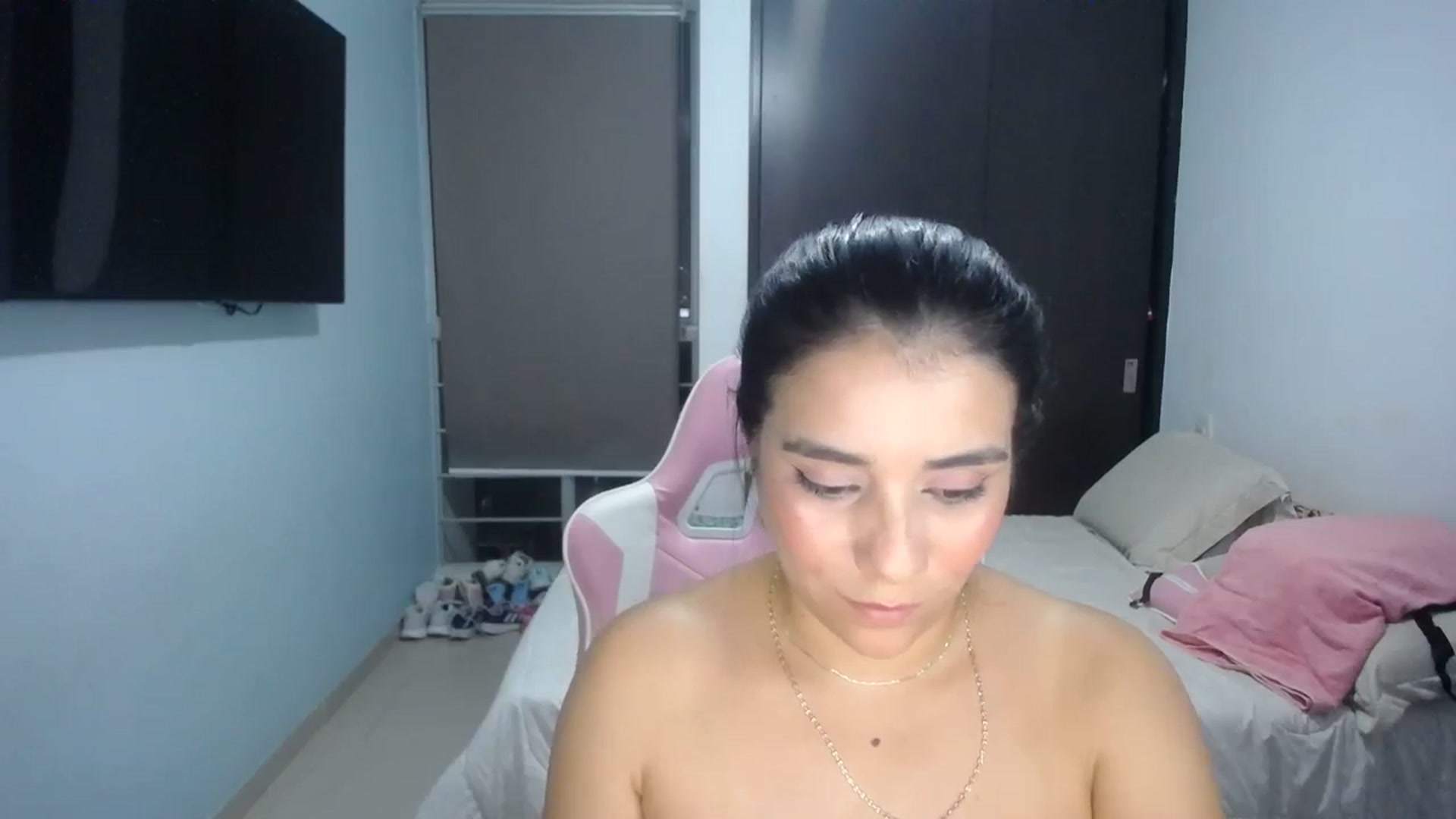 Gallery image thumbnail from InnocentJen's myfreecams stream on, 01/17/2024, 24:23 image 14 of 20