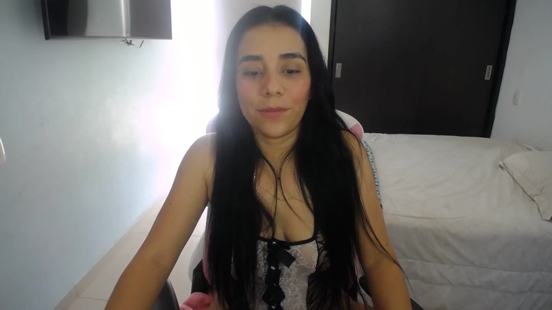 Gallery image thumbnail from InnocentJen's myfreecams stream on, 01/20/2024, 16:20 image 8 of 20