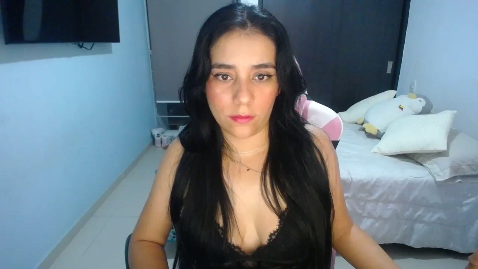 Gallery image thumbnail from InnocentJen's myfreecams stream on, 01/24/2024, 01:44 image 6 of 20
