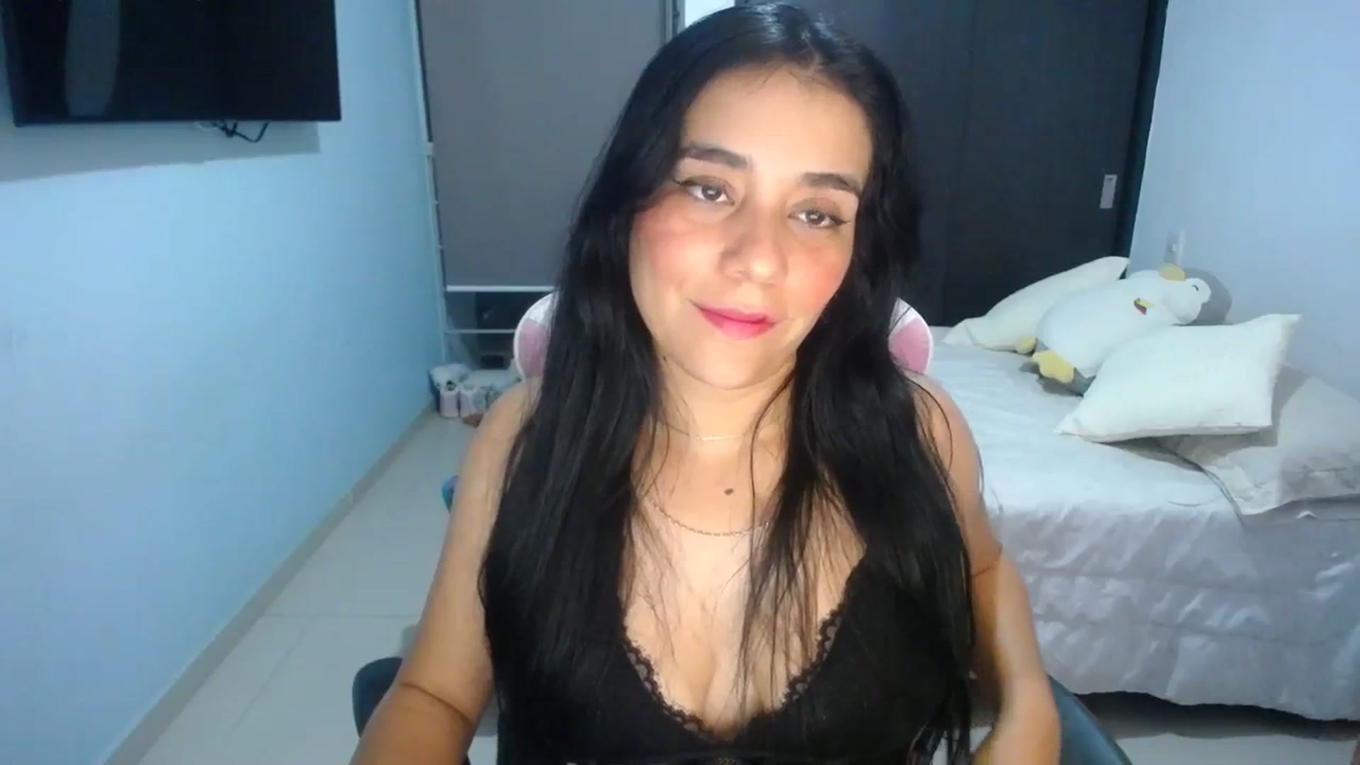 Gallery image thumbnail from InnocentJen's myfreecams stream on, 01/24/2024, 01:44 image 12 of 20