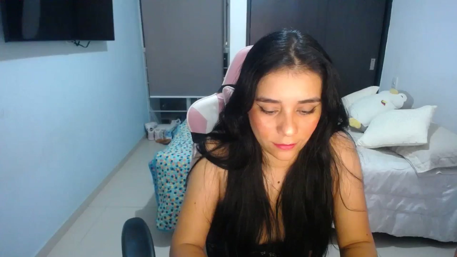 Gallery image thumbnail from InnocentJen's myfreecams stream on, 01/24/2024, 01:44 image 8 of 20