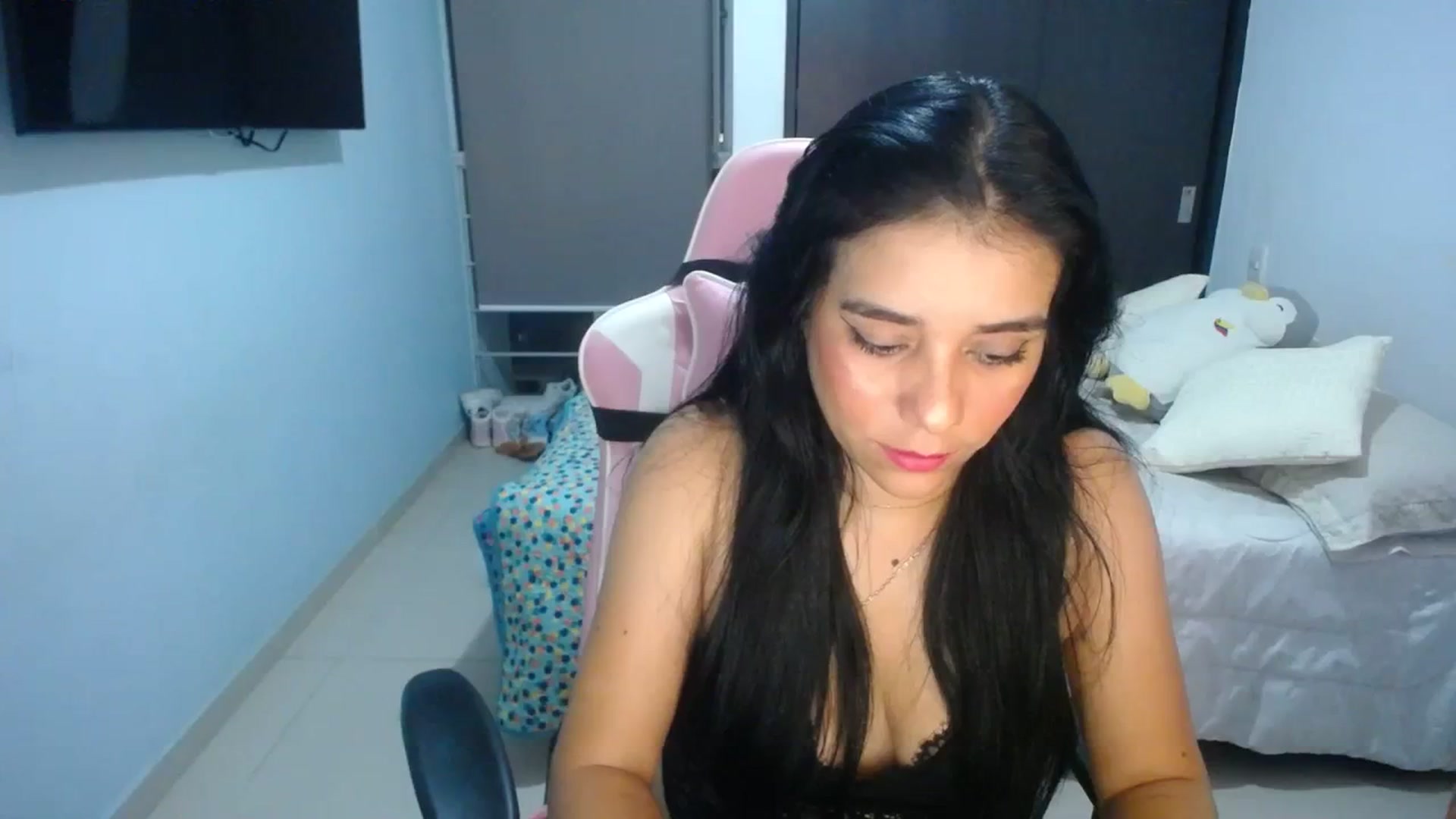 Gallery image thumbnail from InnocentJen's myfreecams stream on, 01/24/2024, 01:44 image 14 of 20