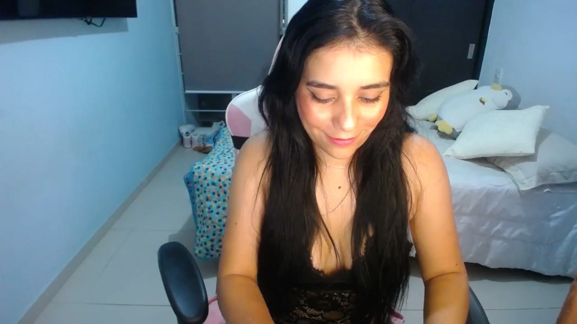 Gallery image thumbnail from InnocentJen's myfreecams stream on, 01/24/2024, 01:44 image 17 of 20