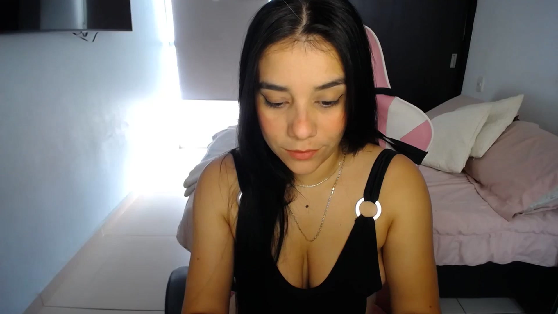 Gallery image thumbnail from InnocentJen's myfreecams stream on, 02/26/2024, 14:12 image 9 of 20