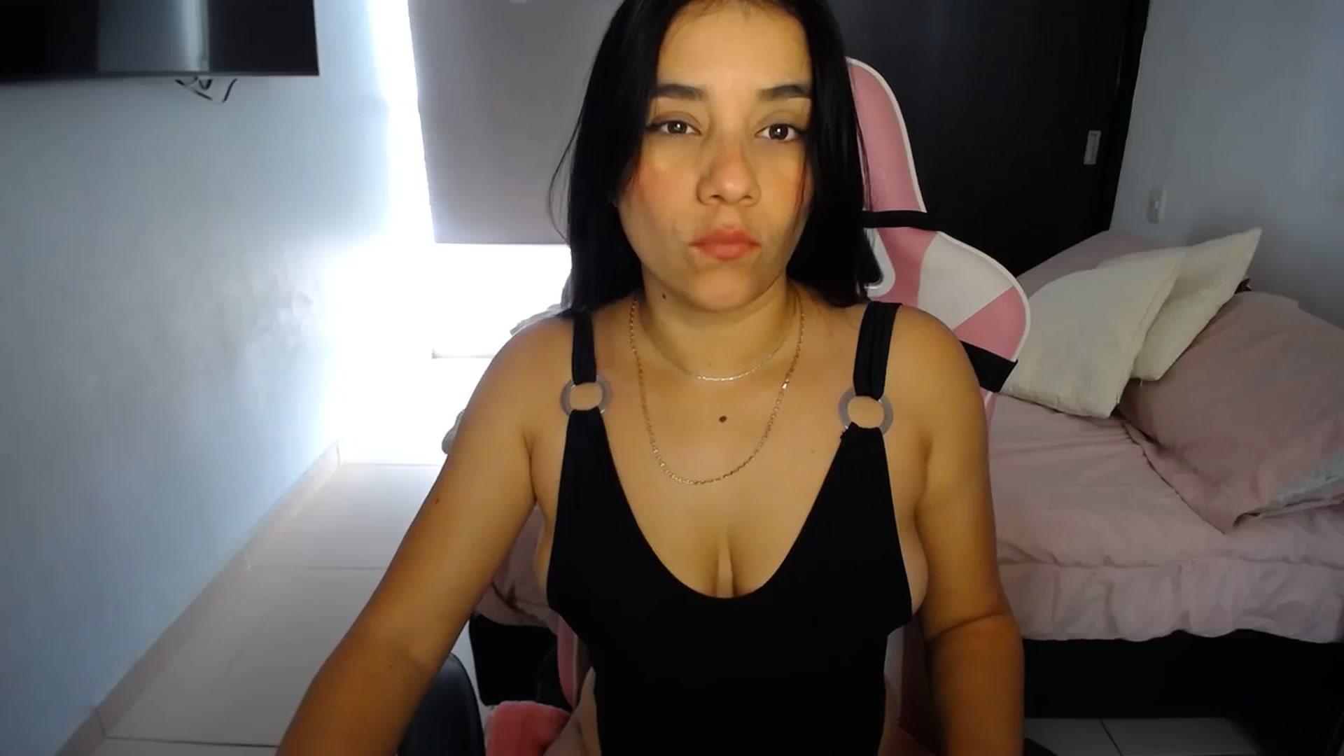 Gallery image thumbnail from InnocentJen's myfreecams stream on, 02/26/2024, 14:12 image 7 of 20