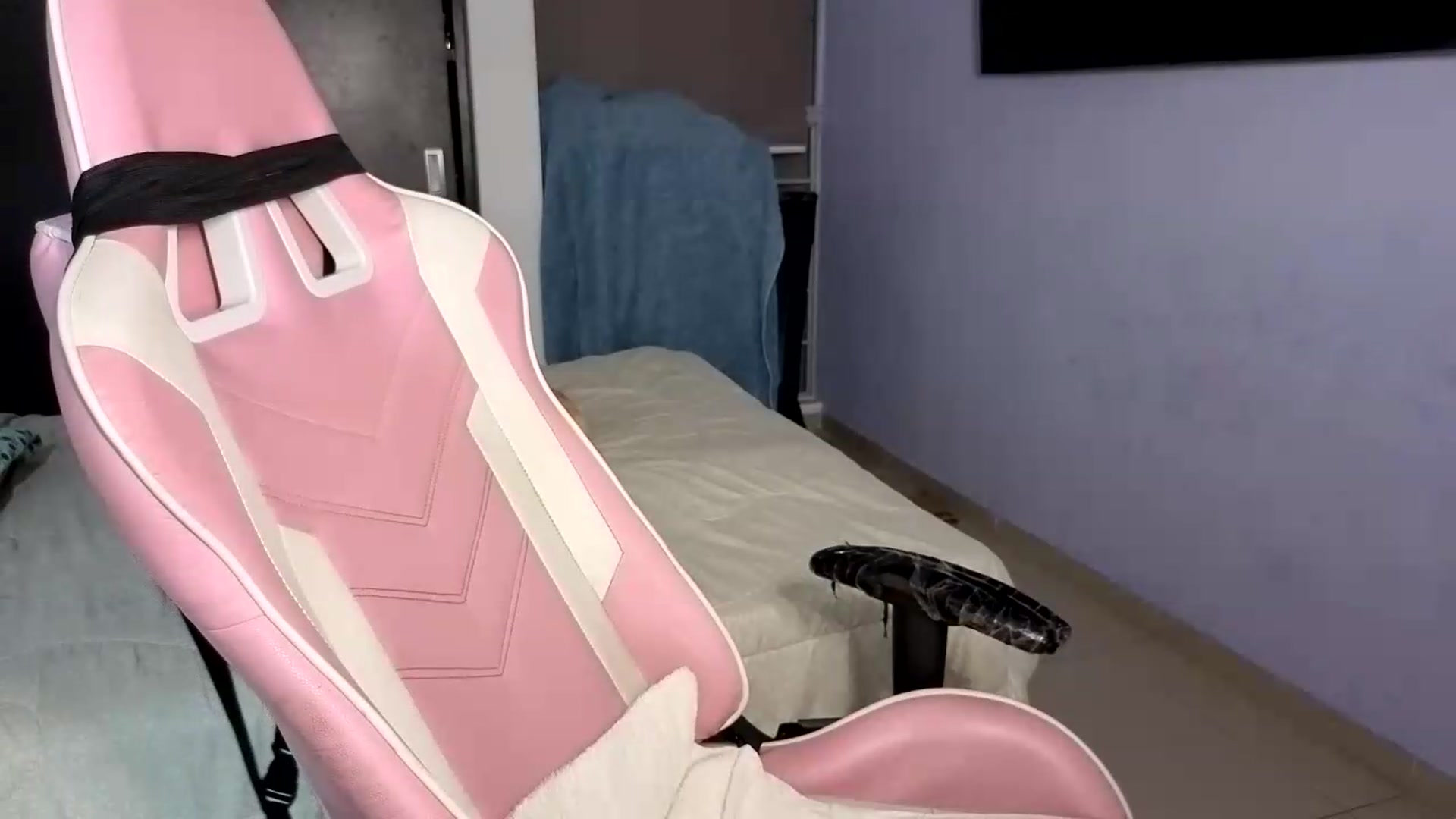 Gallery image thumbnail from InnocentJen's myfreecams stream on, 08/18/2026, 09:43 image 4 of 20