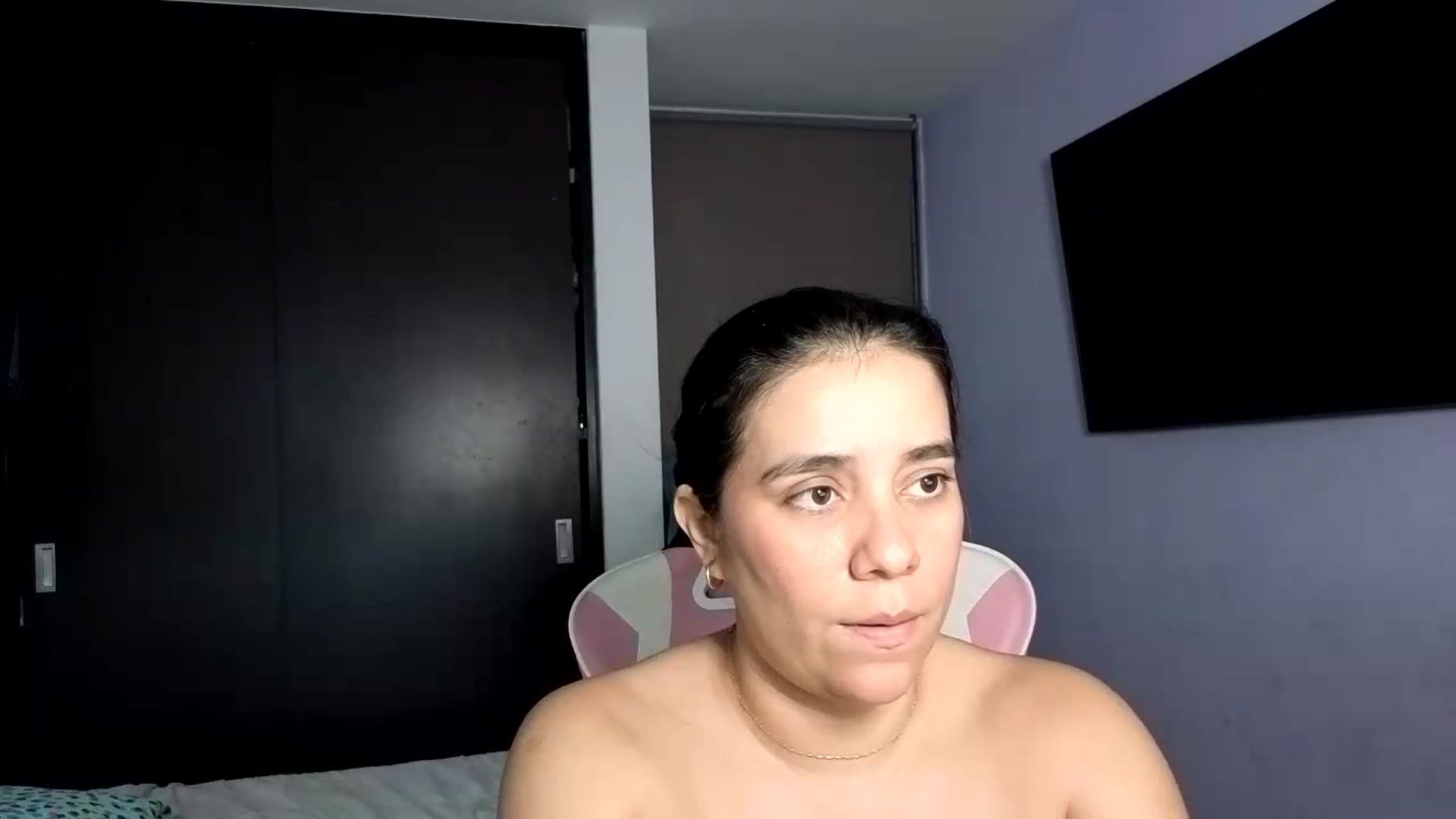 Gallery image thumbnail from InnocentJen's myfreecams stream on, 08/18/2026, 10:12 image 17 of 20