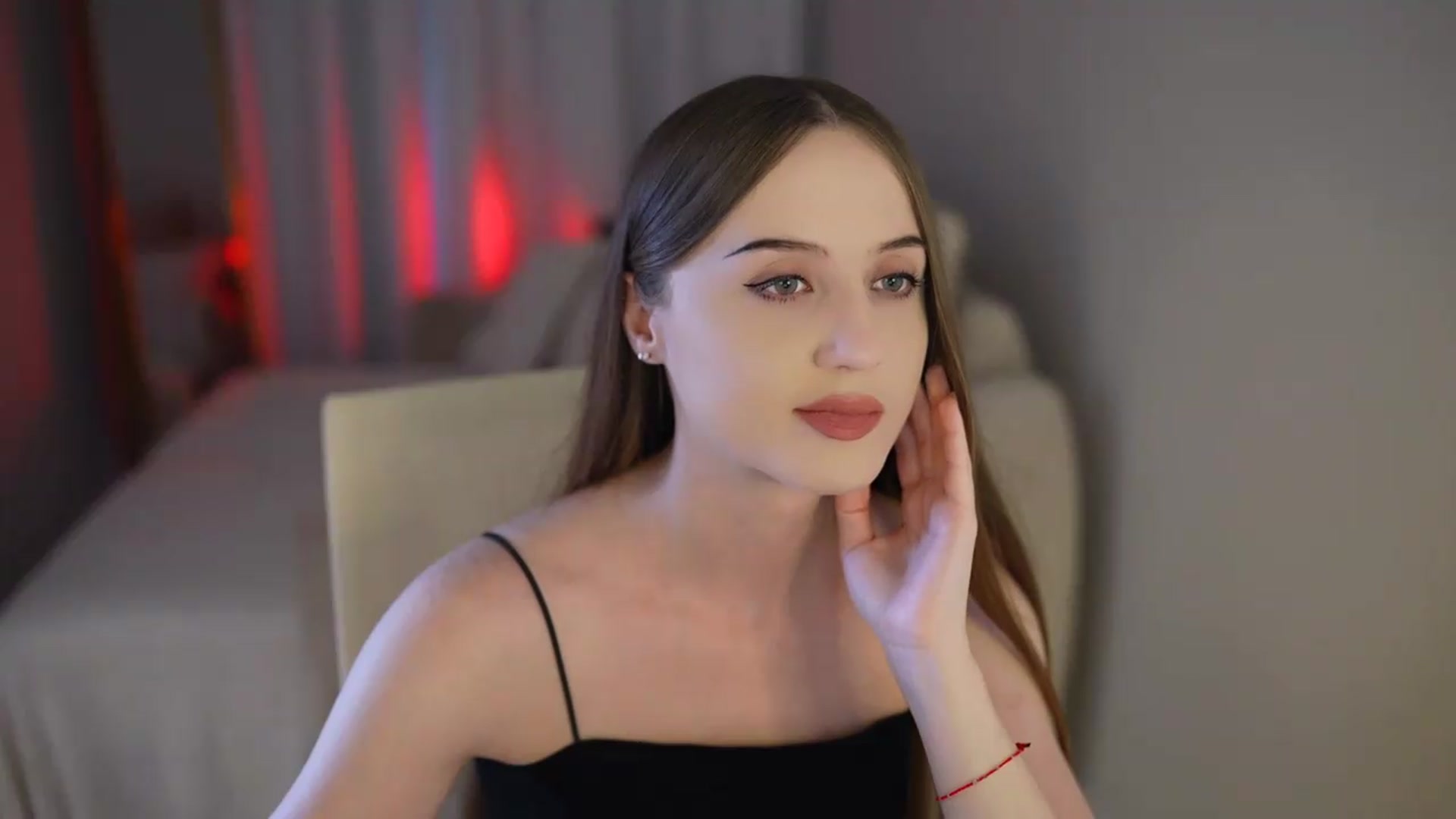 Gallery image thumbnail from InnocentS0ul's myfreecams stream on, 08/04/2026, 12:55 image 12 of 20