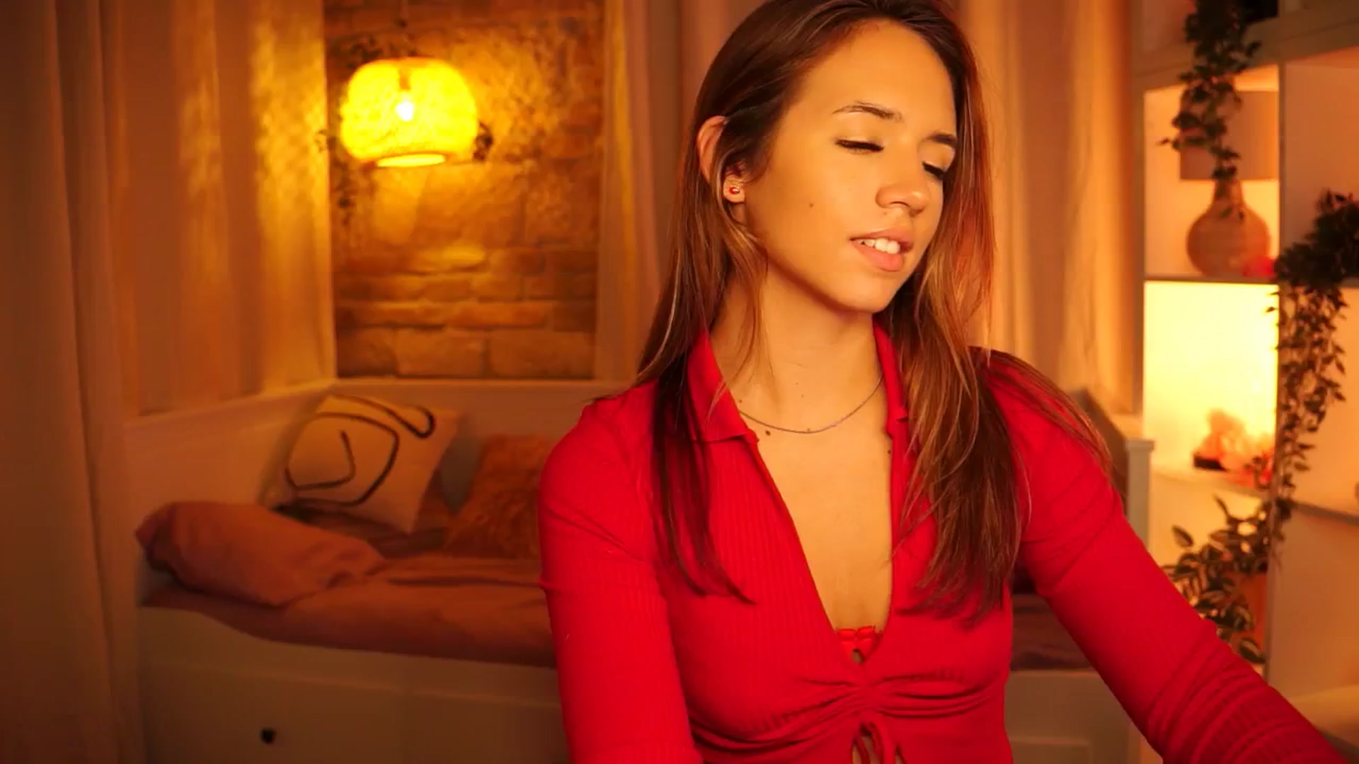 Gallery image thumbnail from Innocent_Fox's myfreecams stream on, 09/24/2024, 16:11 image 19 of 20
