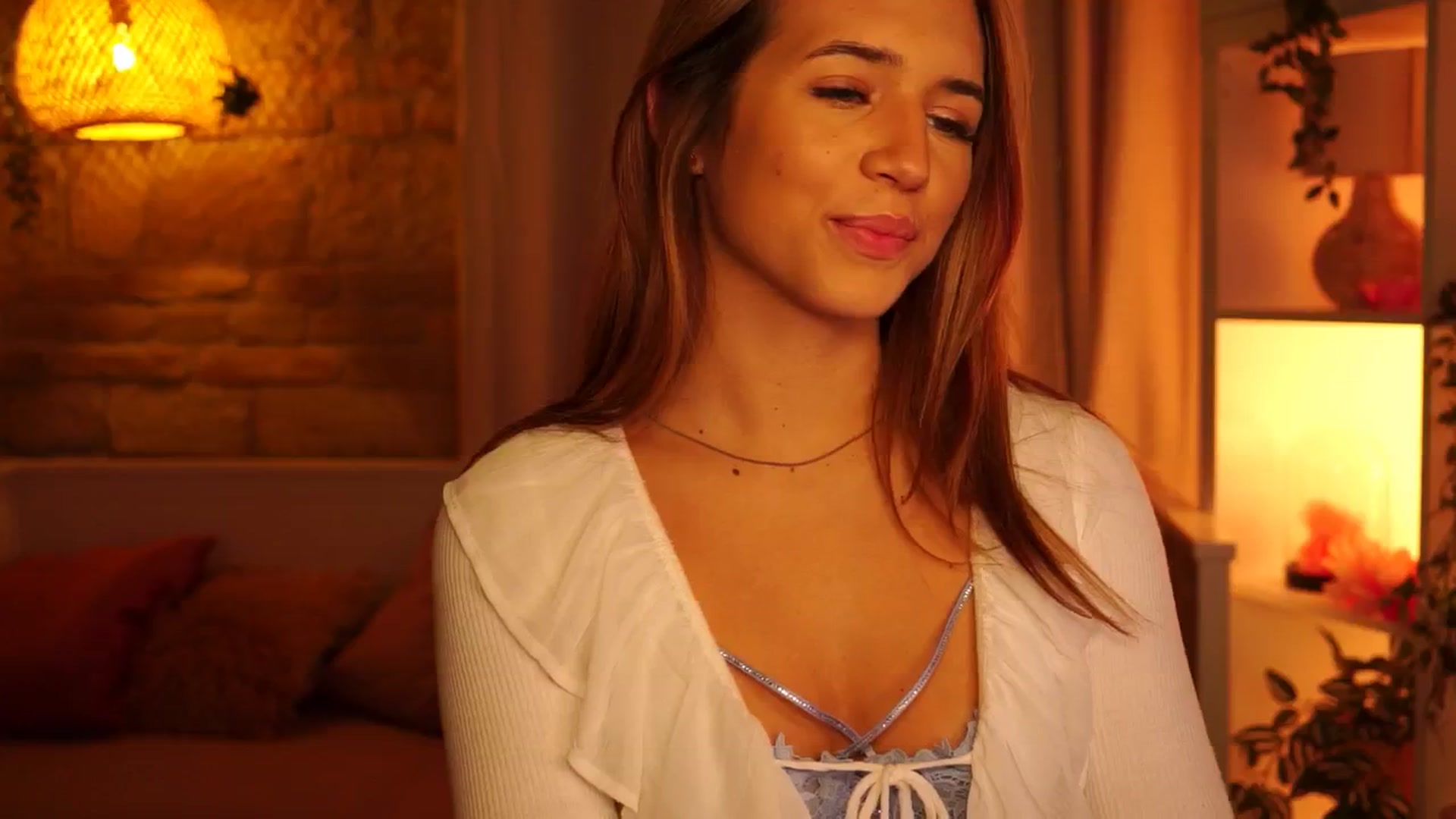 Gallery image thumbnail from Innocent_Fox's myfreecams stream on, 09/29/2024, 18:07 image 16 of 20