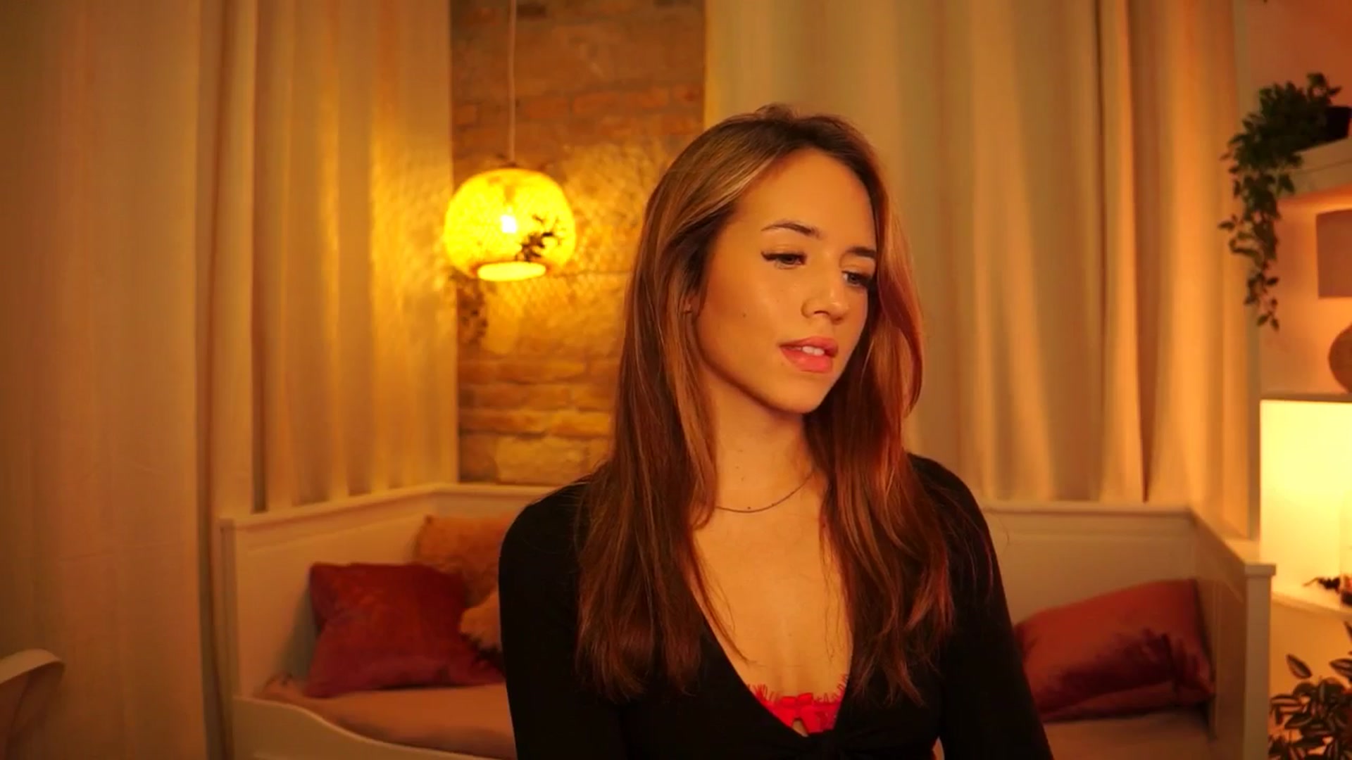 Gallery image thumbnail from Innocent_Fox's myfreecams stream on, 10/08/2024, 16:05 image 10 of 20