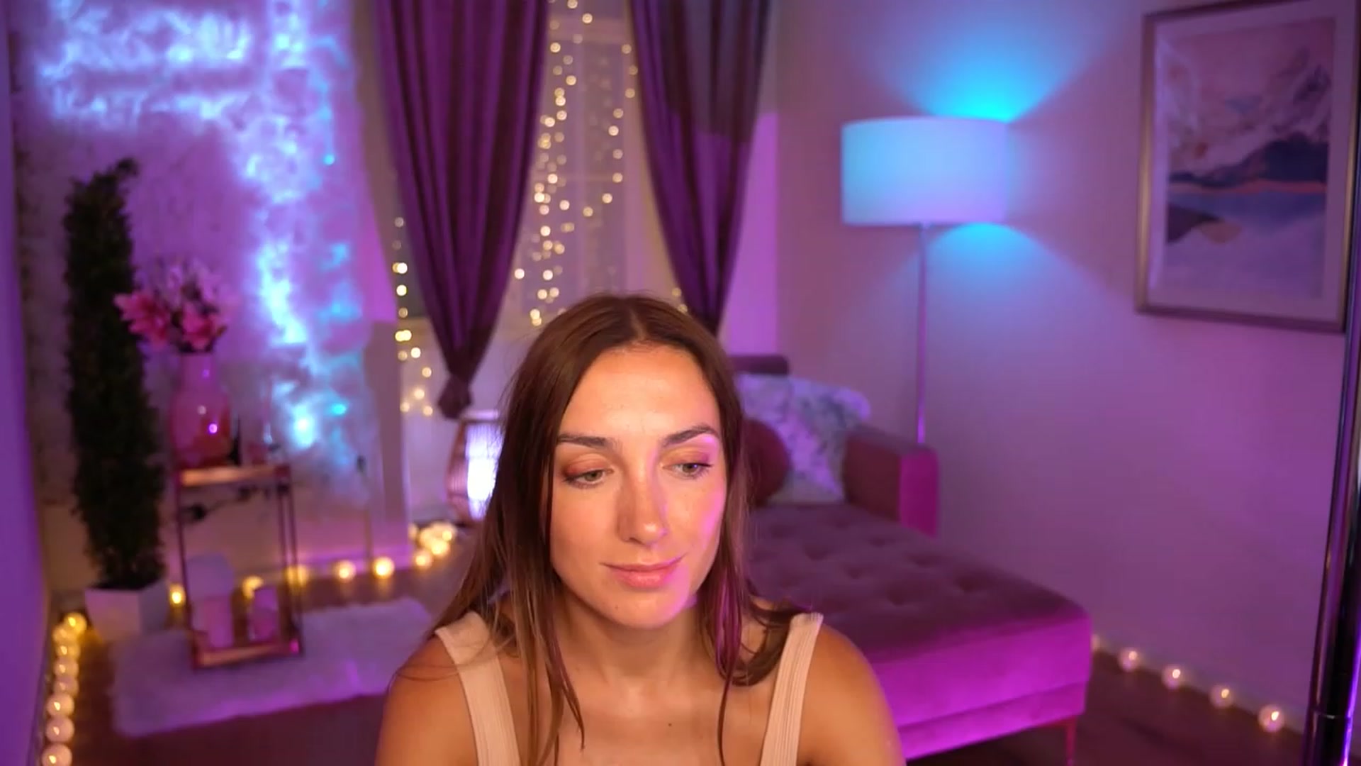 Gallery image thumbnail from Innocent_Lea's myfreecams stream on, 09/24/2023, 18:47 image 3 of 20