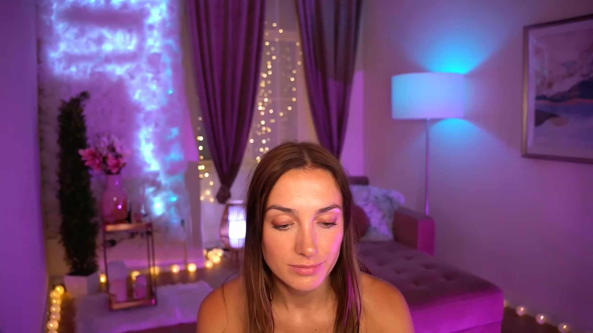 Gallery image thumbnail from Innocent_Lea's myfreecams stream on, 09/24/2023, 18:47 image 17 of 20