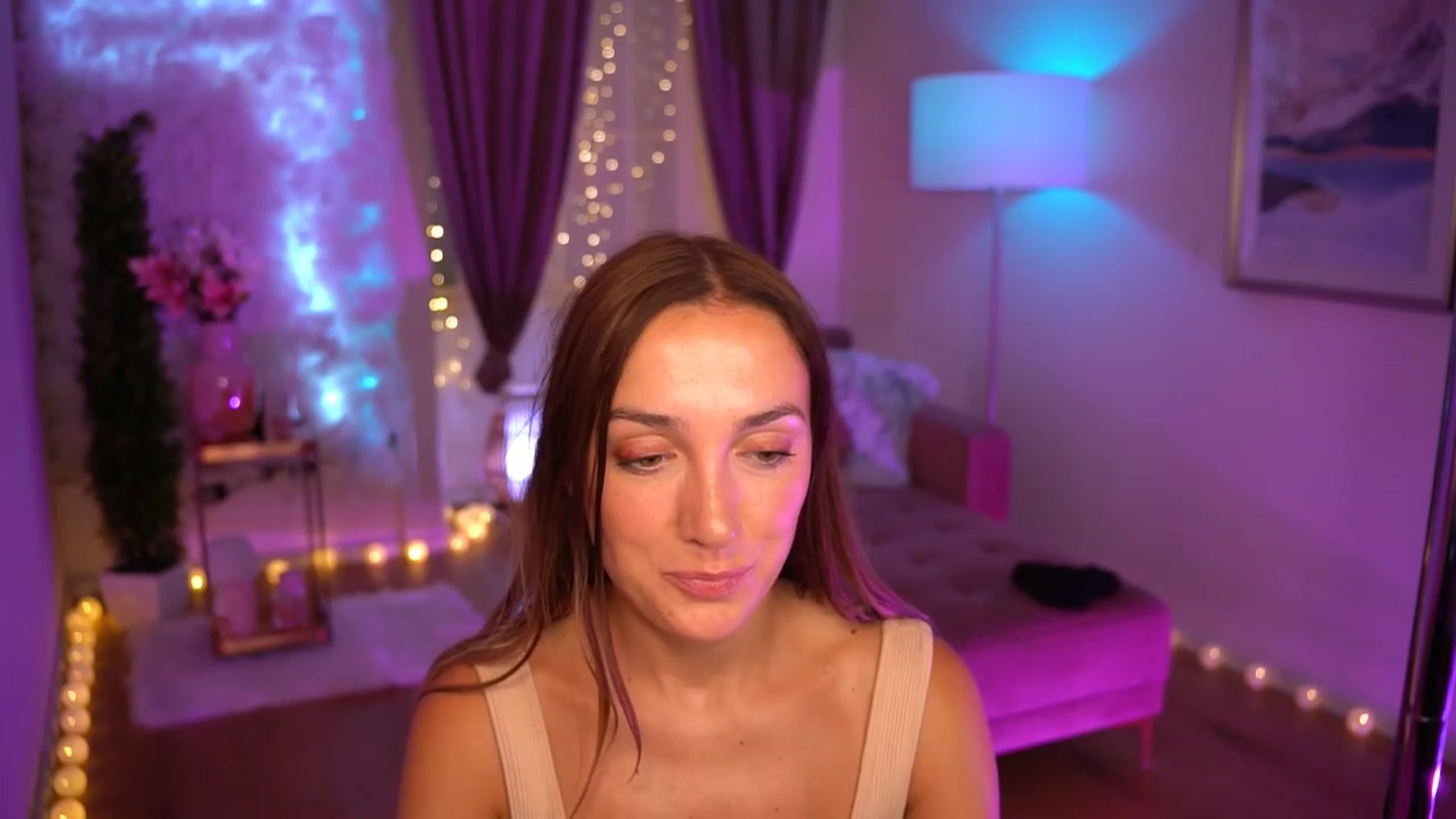Gallery image thumbnail from Innocent_Lea's myfreecams stream on, 09/24/2023, 19:58 image 16 of 20