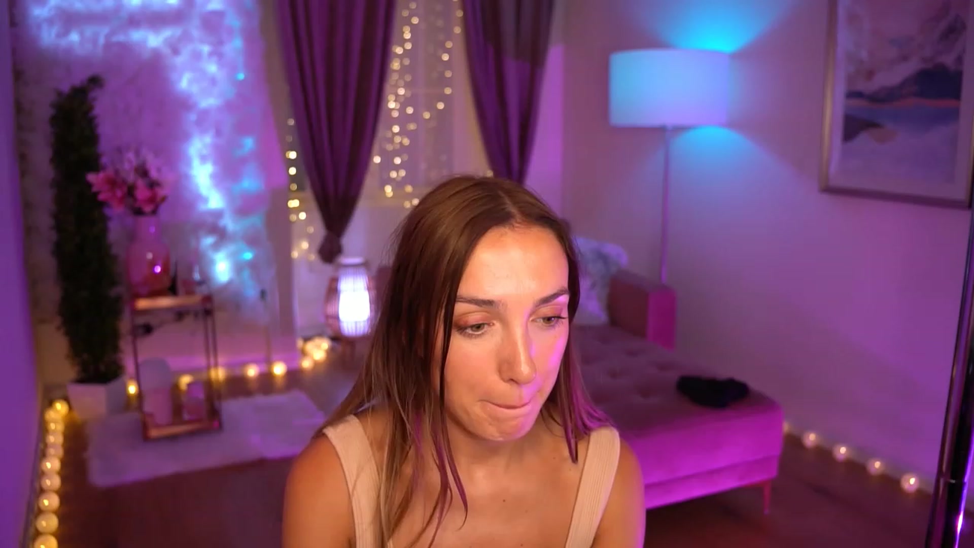 Gallery image thumbnail from Innocent_Lea's myfreecams stream on, 09/24/2023, 19:58 image 19 of 20