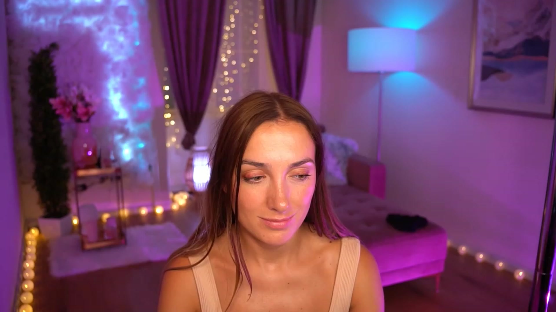 Gallery image thumbnail from Innocent_Lea's myfreecams stream on, 09/24/2023, 19:58 image 17 of 20