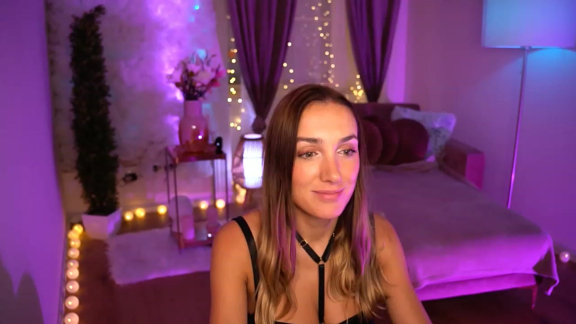 Gallery image thumbnail from Innocent_Lea's myfreecams stream on, 10/13/2023, 19:39 image 10 of 20