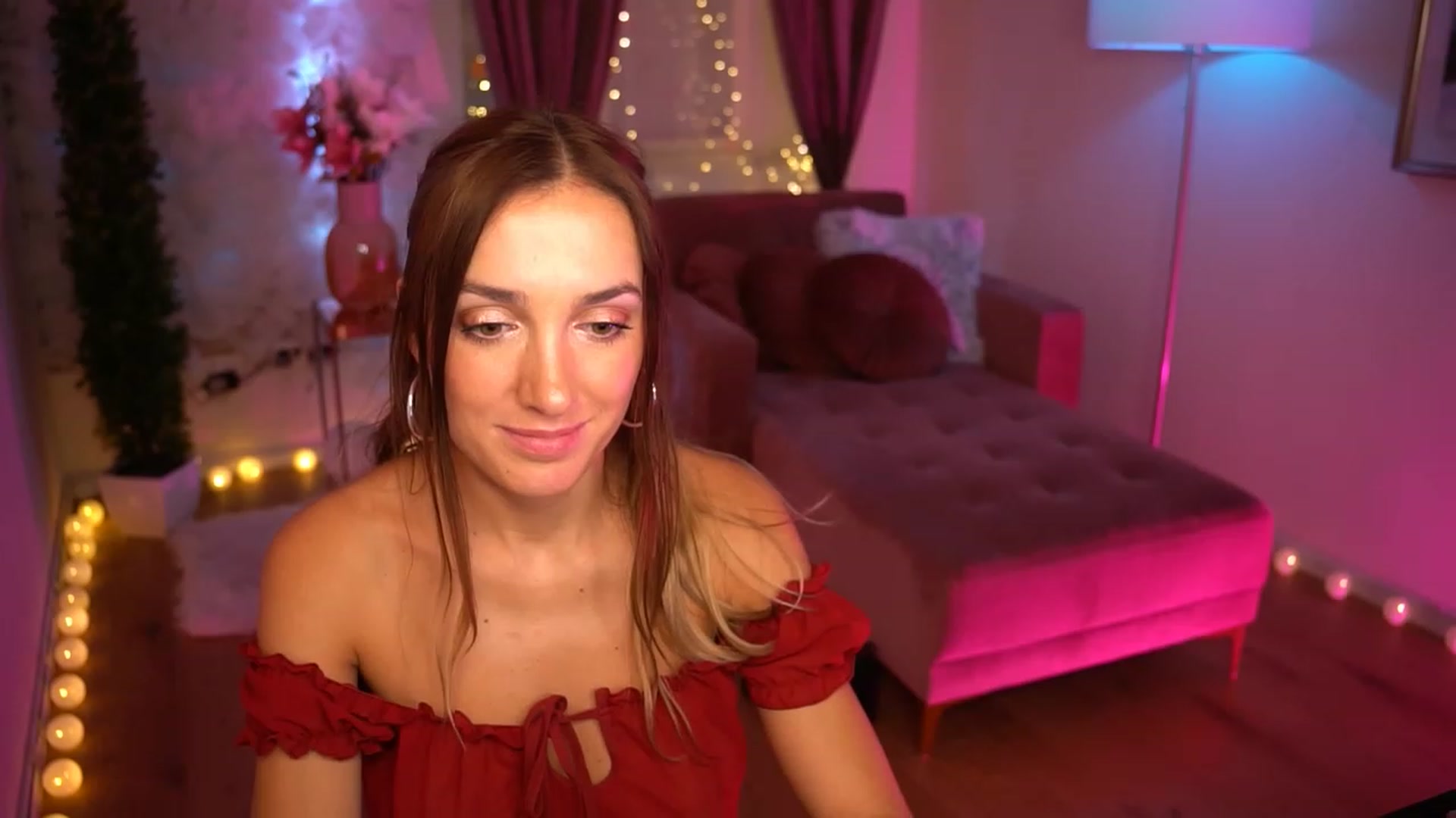Gallery image thumbnail from Innocent_Lea's myfreecams stream on, 10/15/2023, 20:07 image 7 of 20