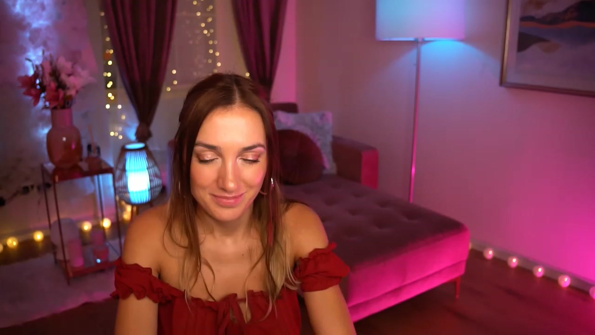 Gallery image thumbnail from Innocent_Lea's myfreecams stream on, 10/15/2023, 20:07 image 16 of 20