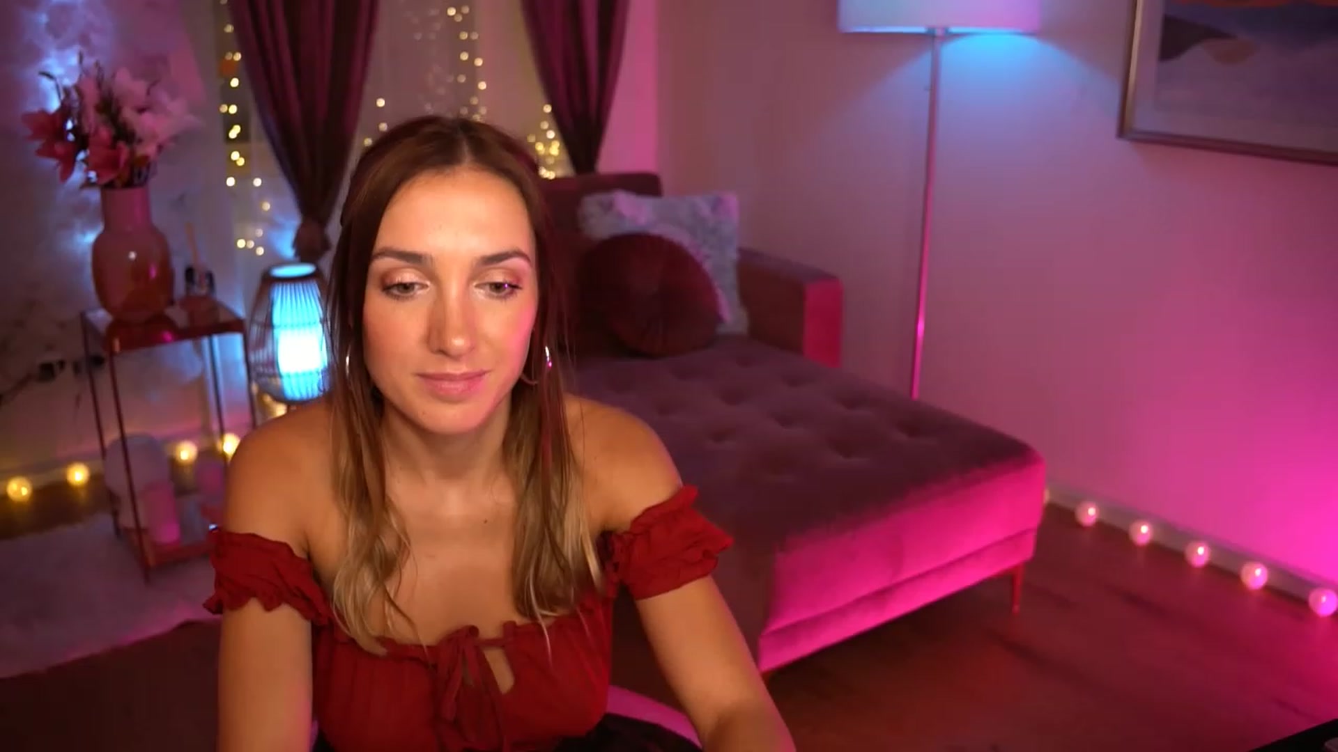 Gallery image thumbnail from Innocent_Lea's myfreecams stream on, 10/15/2023, 20:07 image 12 of 20