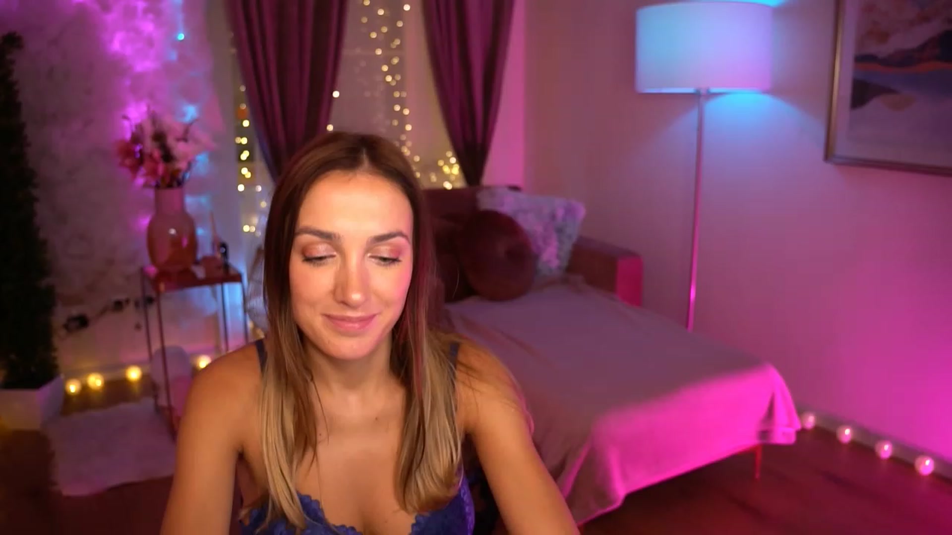 Gallery image thumbnail from Innocent_Lea's myfreecams stream on, 10/18/2023, 18:56 image 7 of 20