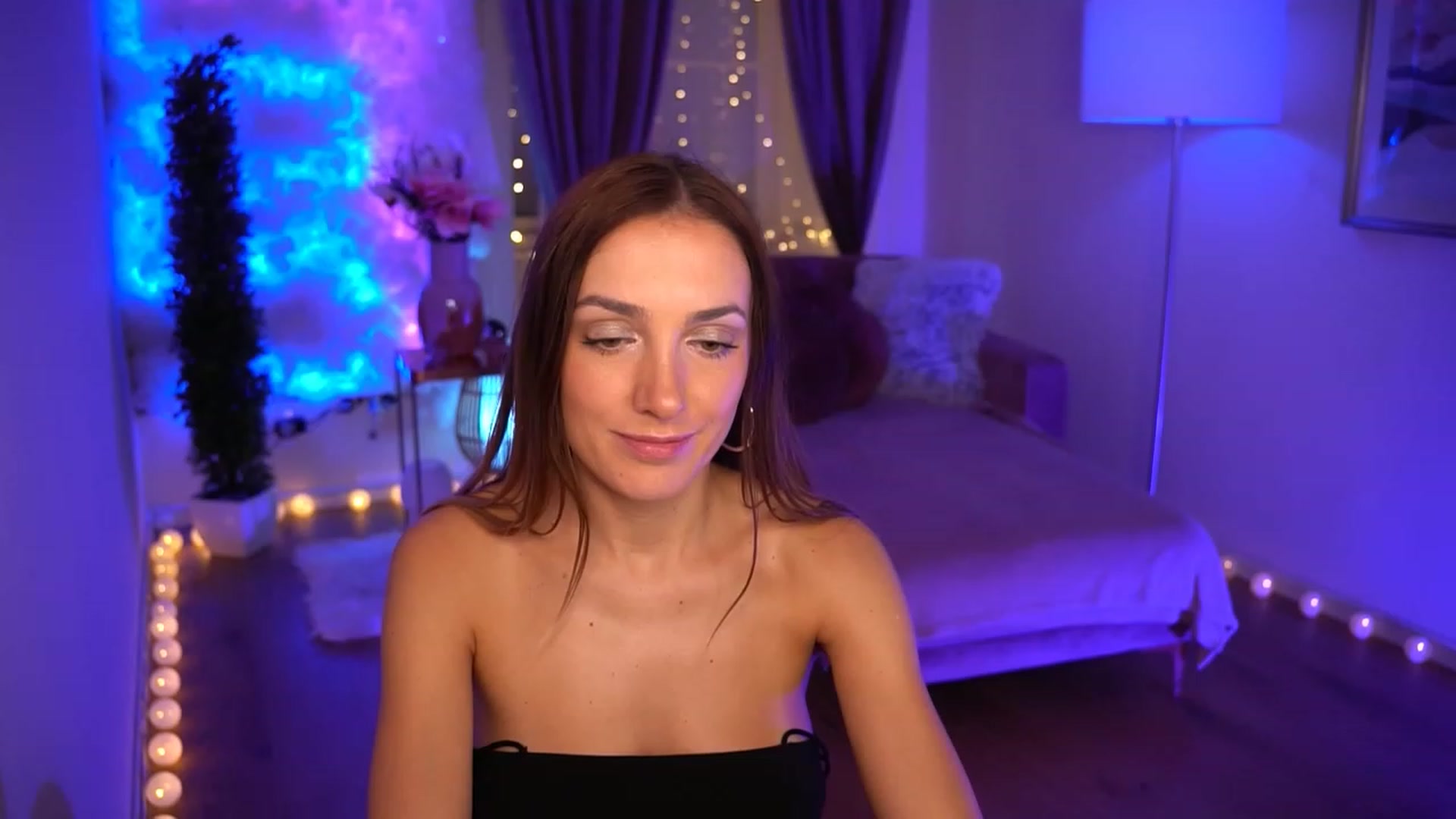Gallery image thumbnail from Innocent_Lea's myfreecams stream on, 11/05/2023, 19:08 image 9 of 20