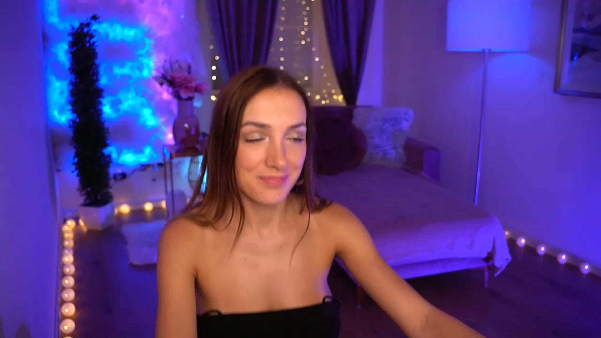 Gallery image thumbnail from Innocent_Lea's myfreecams stream on, 11/05/2023, 19:08 image 10 of 20
