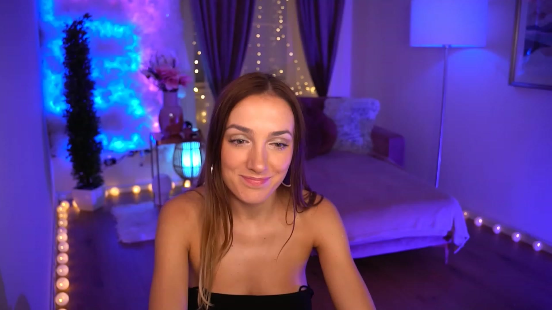Gallery image thumbnail from Innocent_Lea's myfreecams stream on, 11/05/2023, 19:08 image 14 of 20