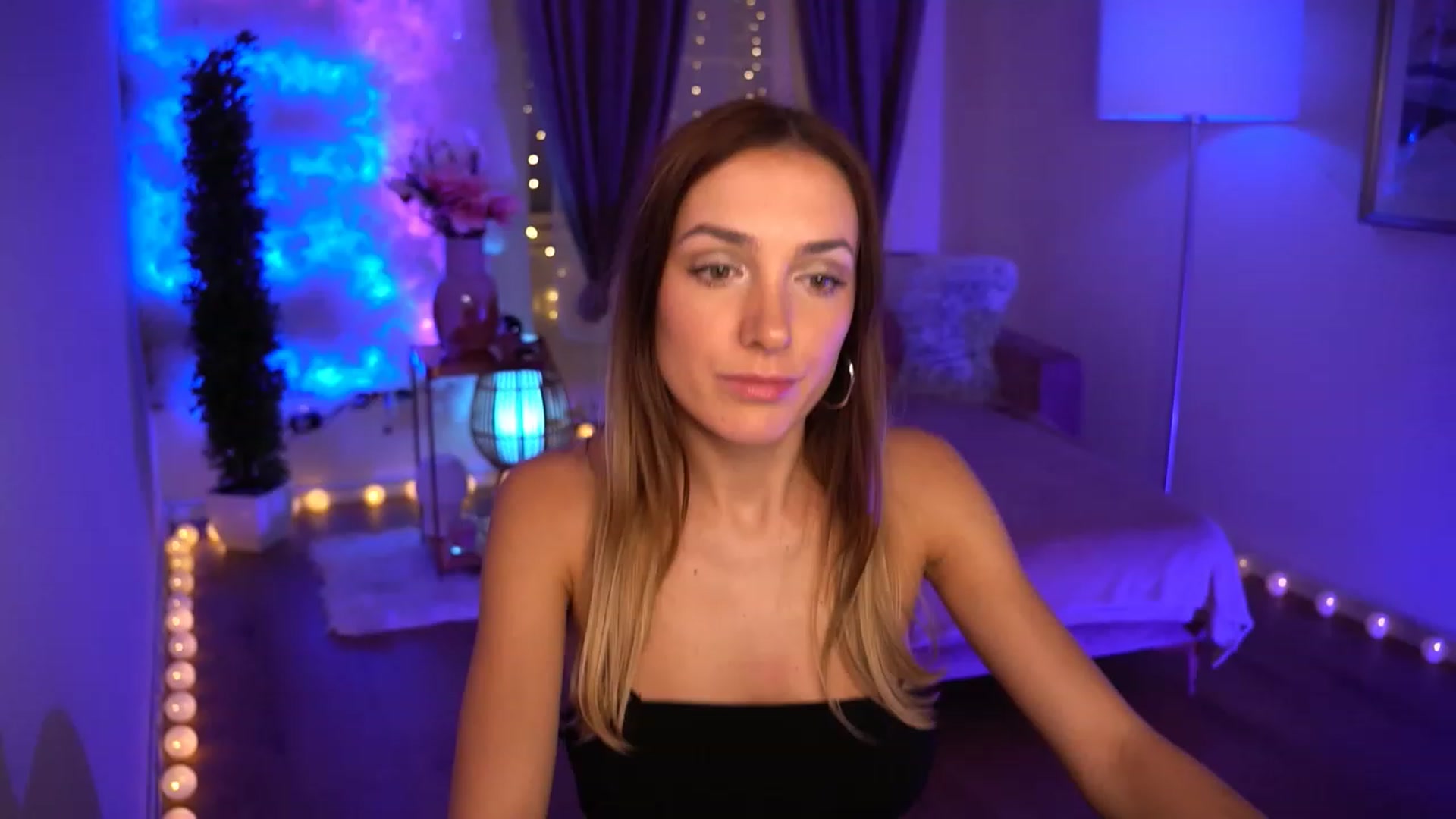 Gallery image thumbnail from Innocent_Lea's myfreecams stream on, 11/05/2023, 19:34 image 1 of 20