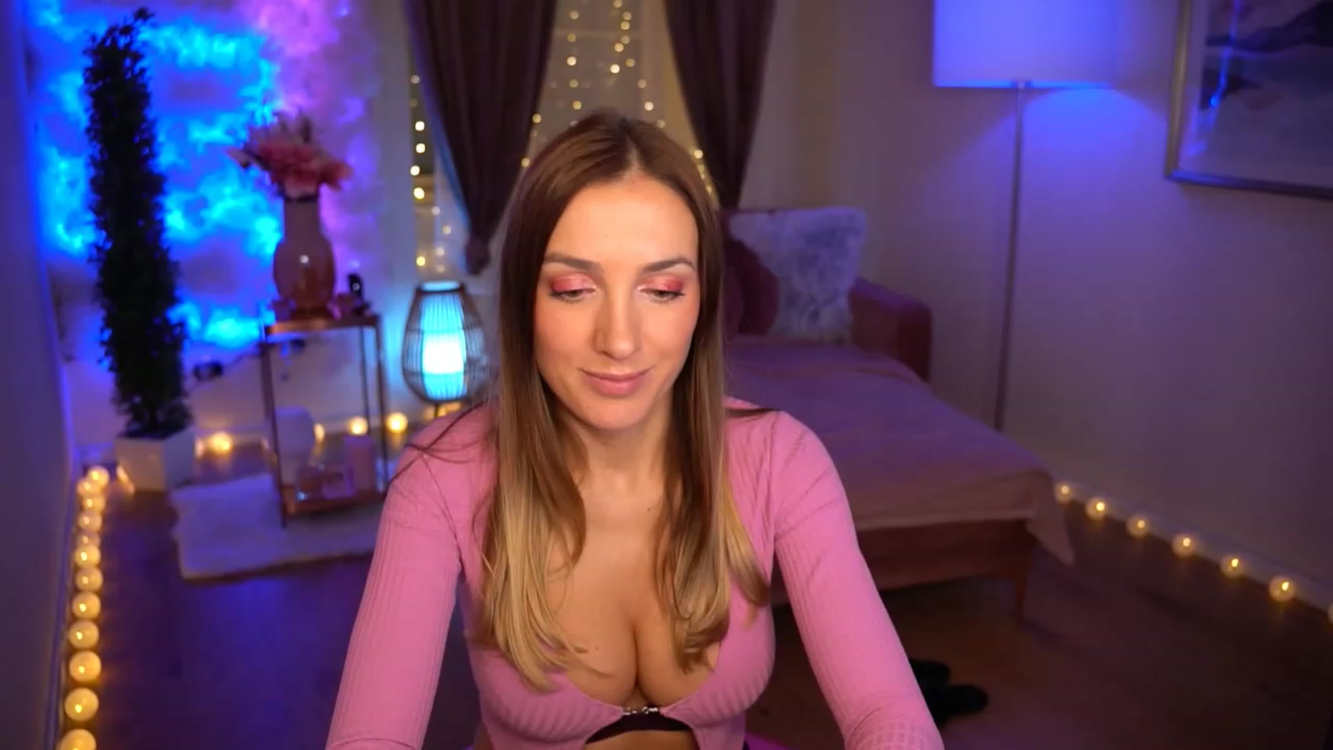 Gallery image thumbnail from Innocent_Lea's myfreecams stream on, 11/10/2023, 20:43 image 1 of 20