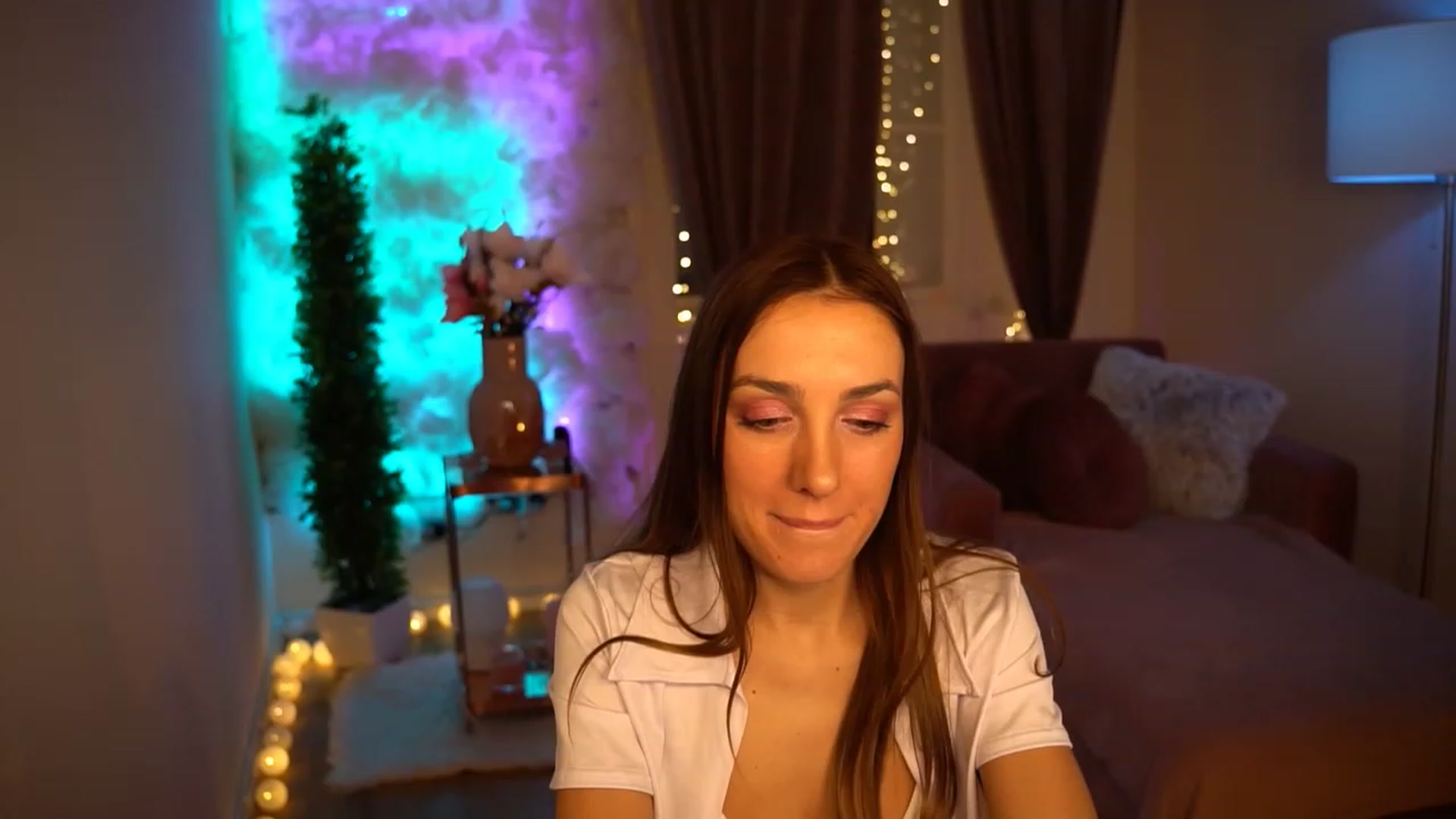 Gallery image thumbnail from Innocent_Lea's myfreecams stream on, 12/29/2023, 20:16 image 3 of 20