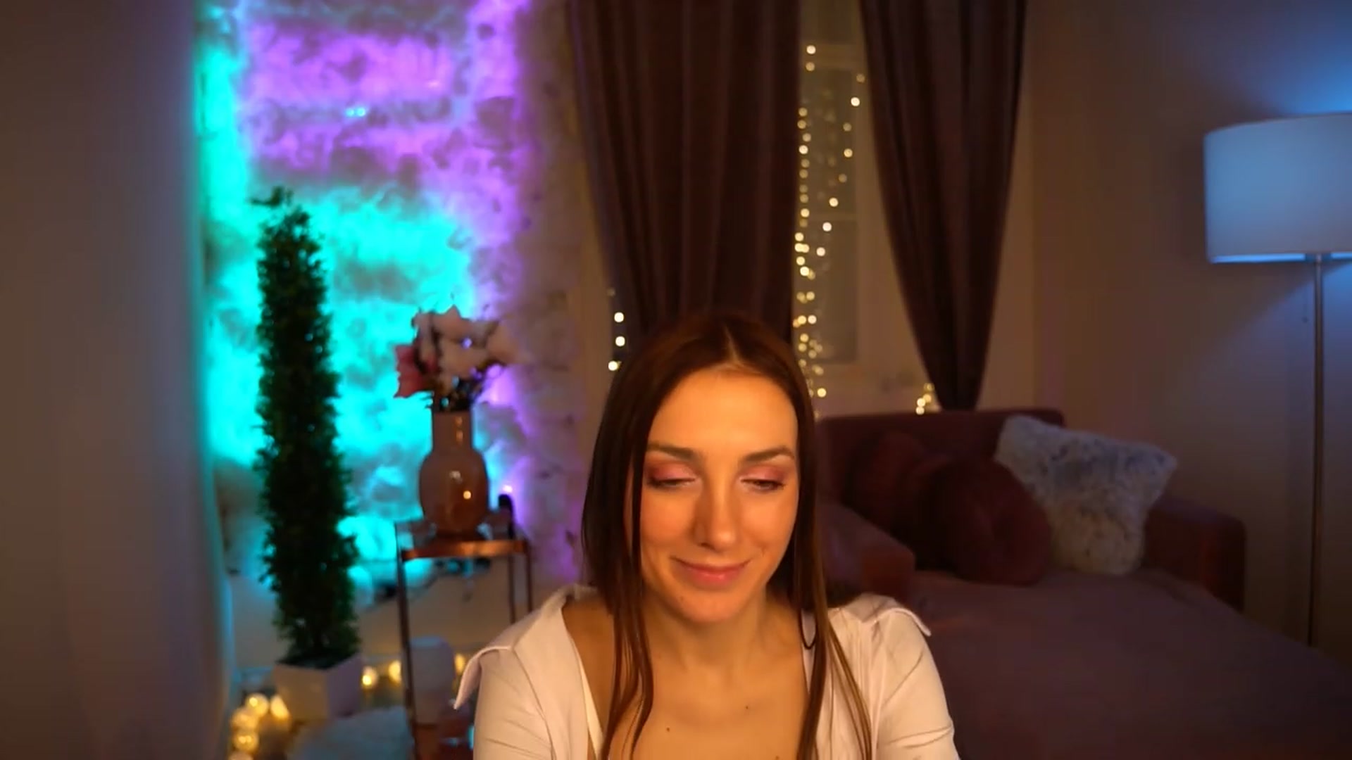 Gallery image thumbnail from Innocent_Lea's myfreecams stream on, 12/29/2023, 20:16 image 19 of 20