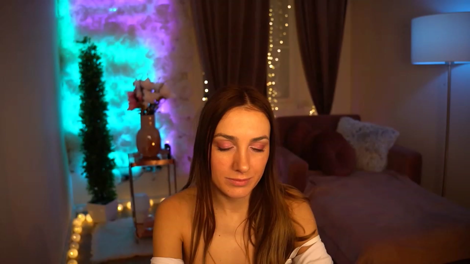 Gallery image thumbnail from Innocent_Lea's myfreecams stream on, 12/29/2023, 21:09 image 12 of 20