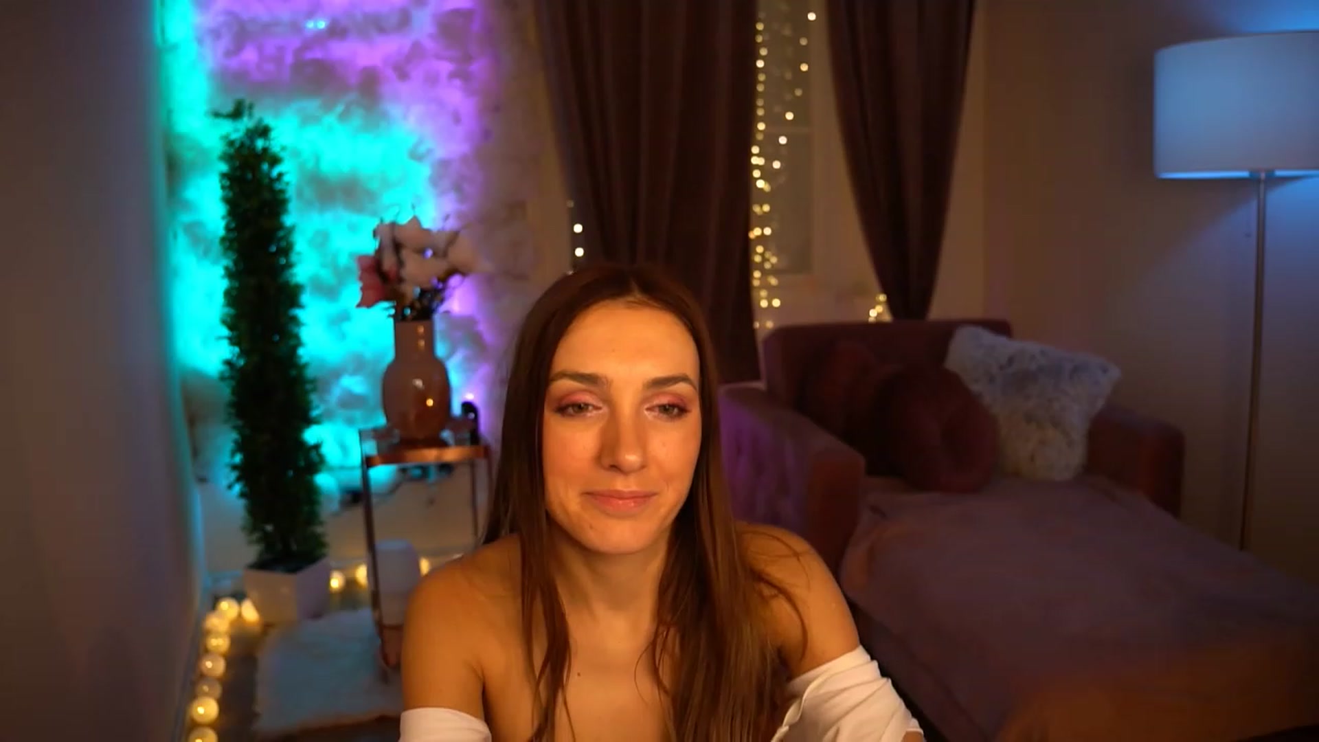 Gallery image thumbnail from Innocent_Lea's myfreecams stream on, 12/29/2023, 21:09 image 19 of 20