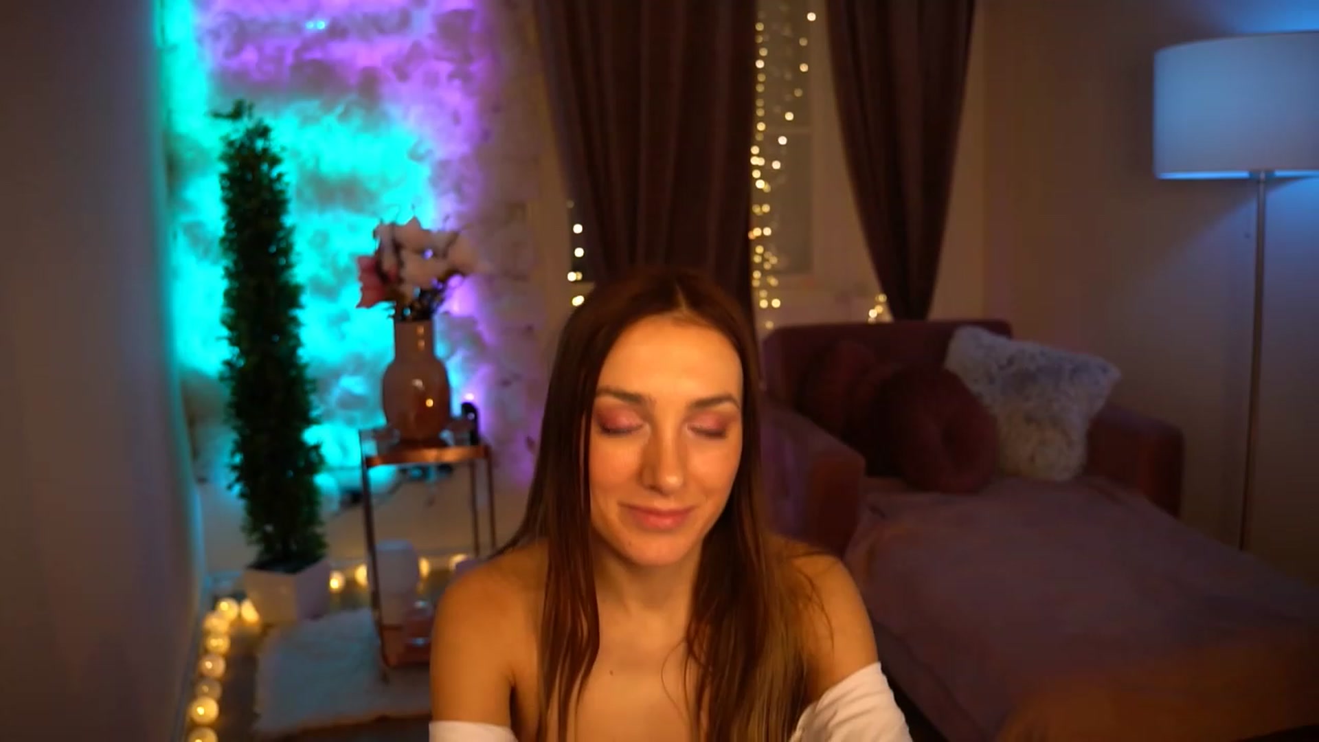 Gallery image thumbnail from Innocent_Lea's myfreecams stream on, 12/29/2023, 21:09 image 17 of 20