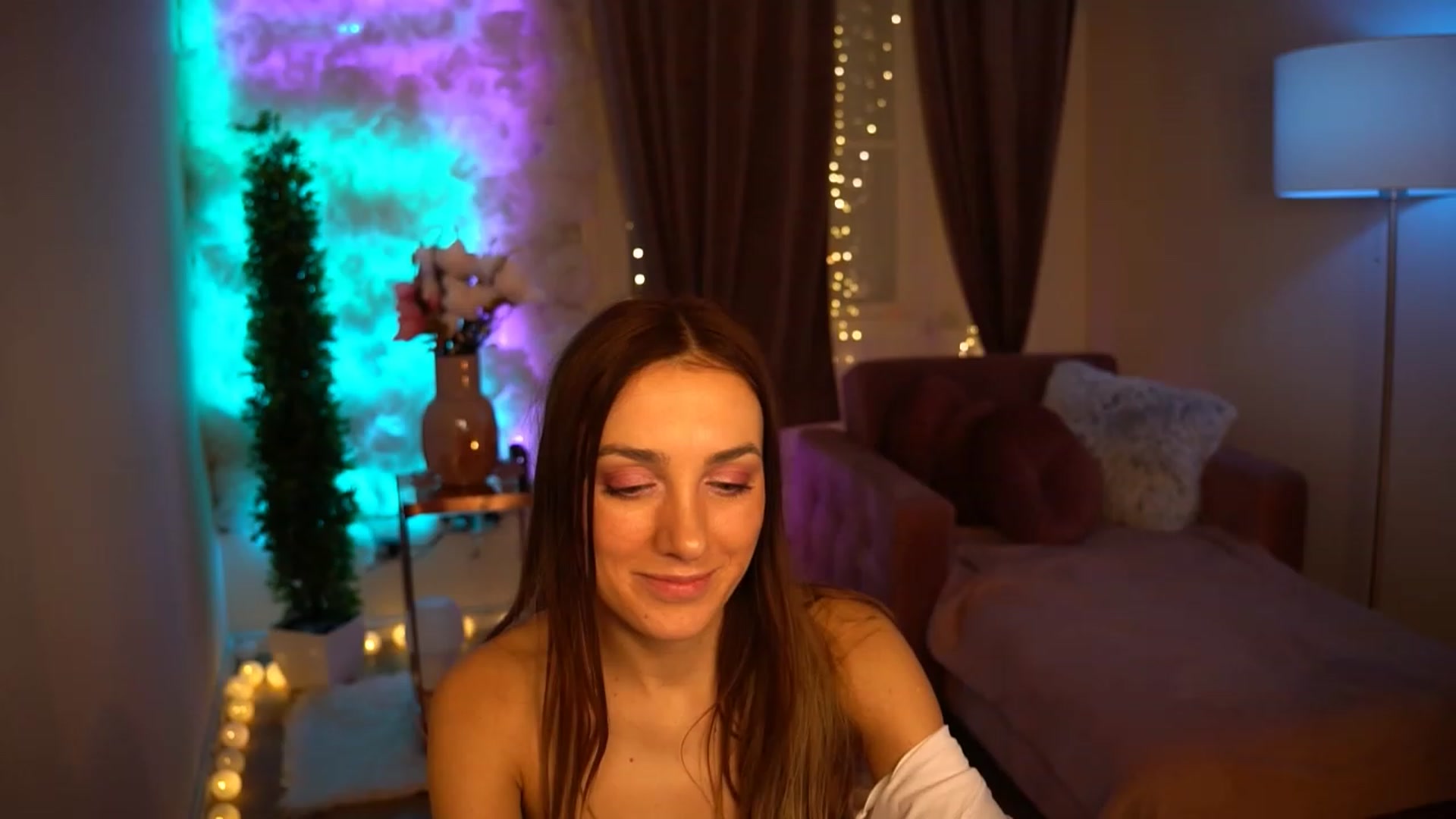 Gallery image thumbnail from Innocent_Lea's myfreecams stream on, 12/29/2023, 21:09 image 14 of 20