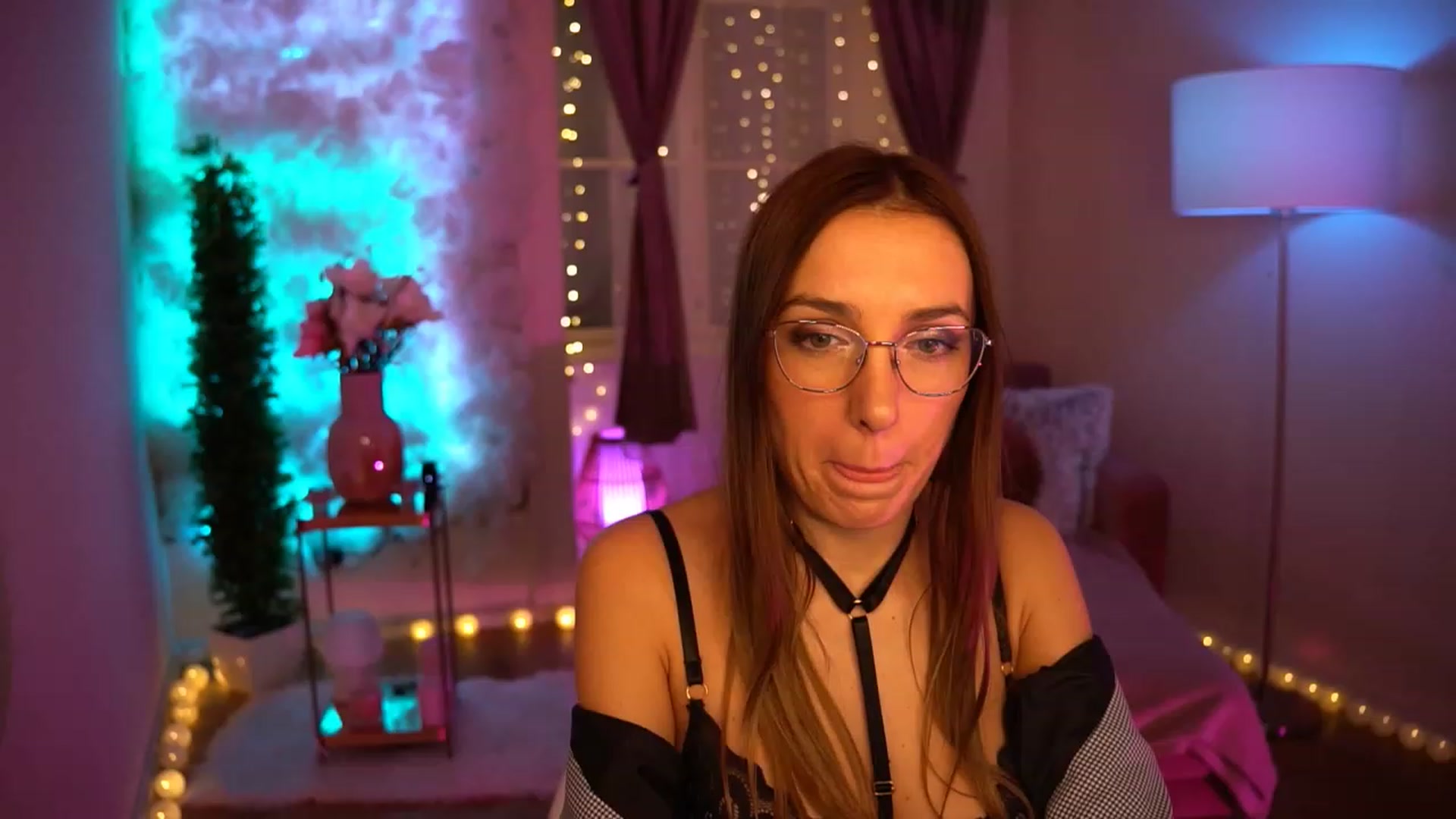 Gallery image thumbnail from Innocent_Lea's myfreecams stream on, 01/02/2024, 20:40 image 1 of 20
