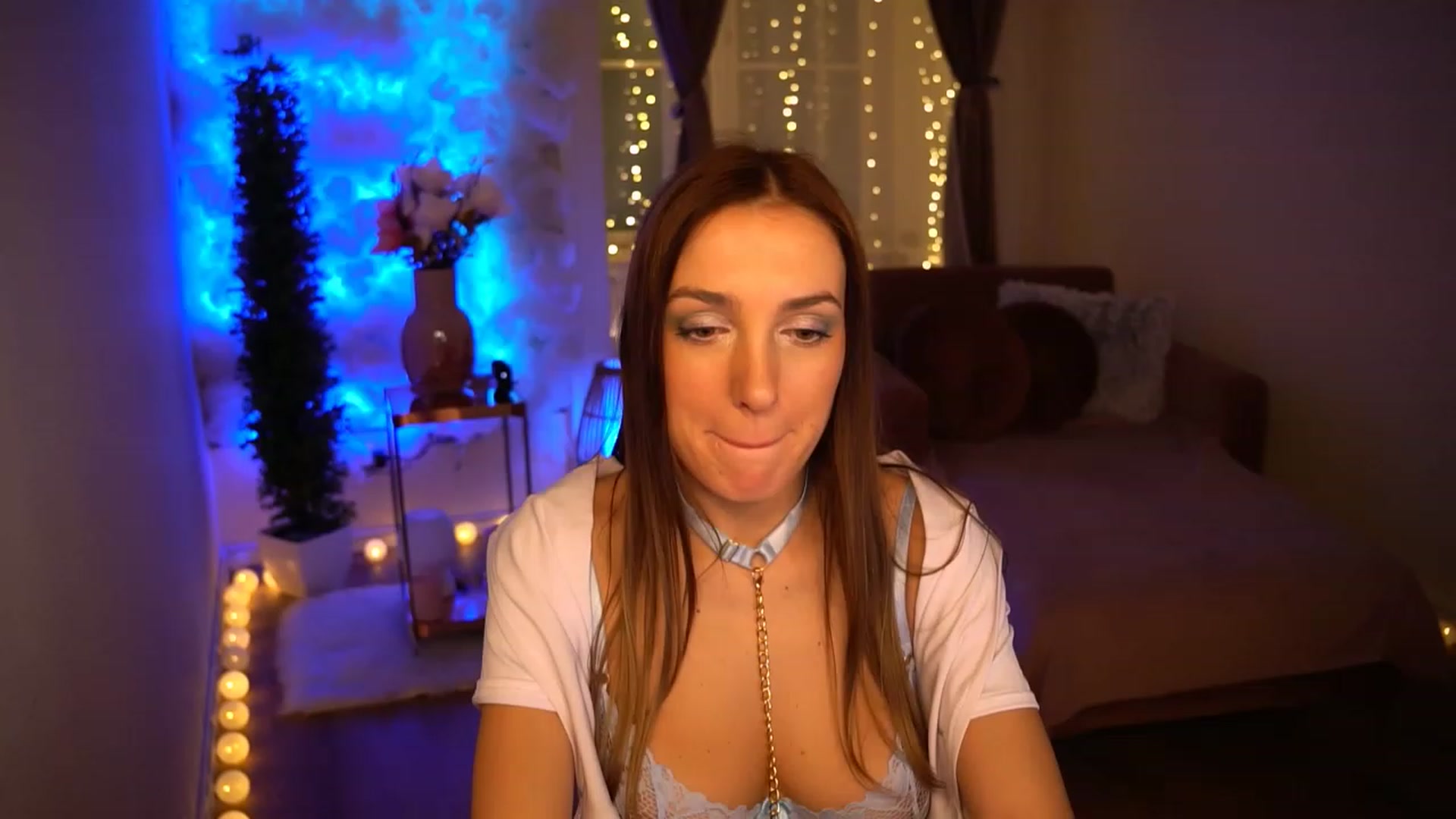 Gallery image thumbnail from Innocent_Lea's myfreecams stream on, 01/06/2024, 24:08 image 3 of 20