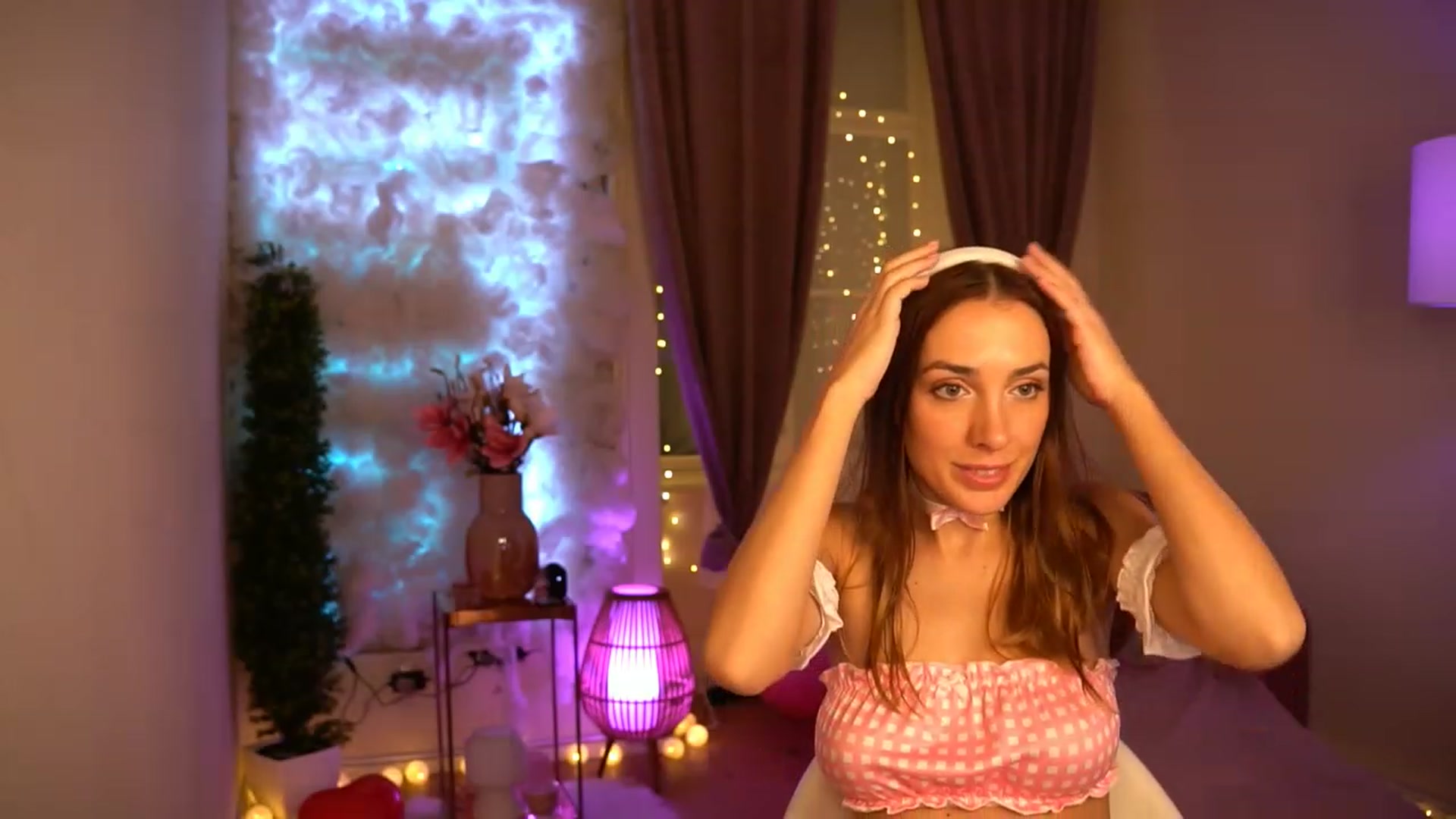 Gallery image thumbnail from Innocent_Lea's myfreecams stream on, 02/20/2024, 22:05 image 17 of 20