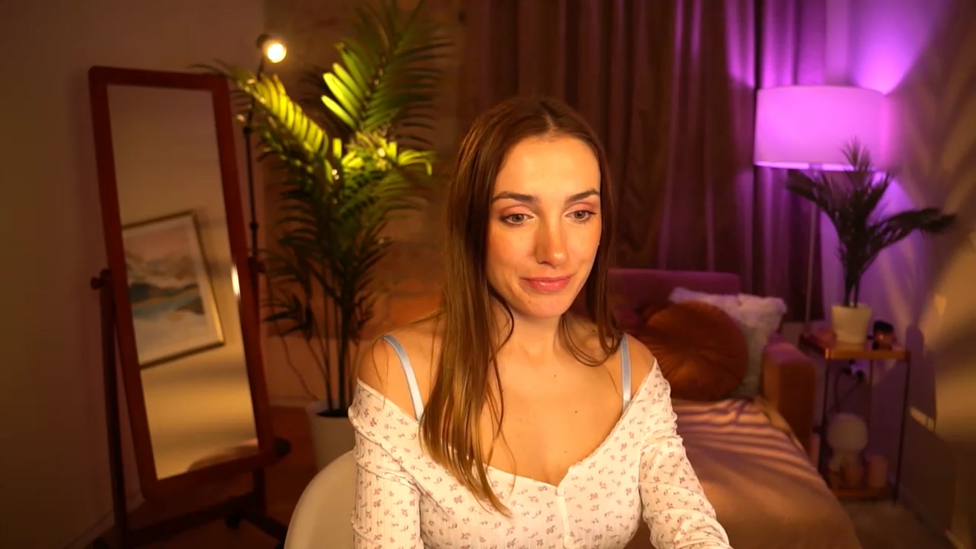 Gallery image thumbnail from Innocent_Lea's myfreecams stream on, 03/01/2024, 23:04 image 16 of 20