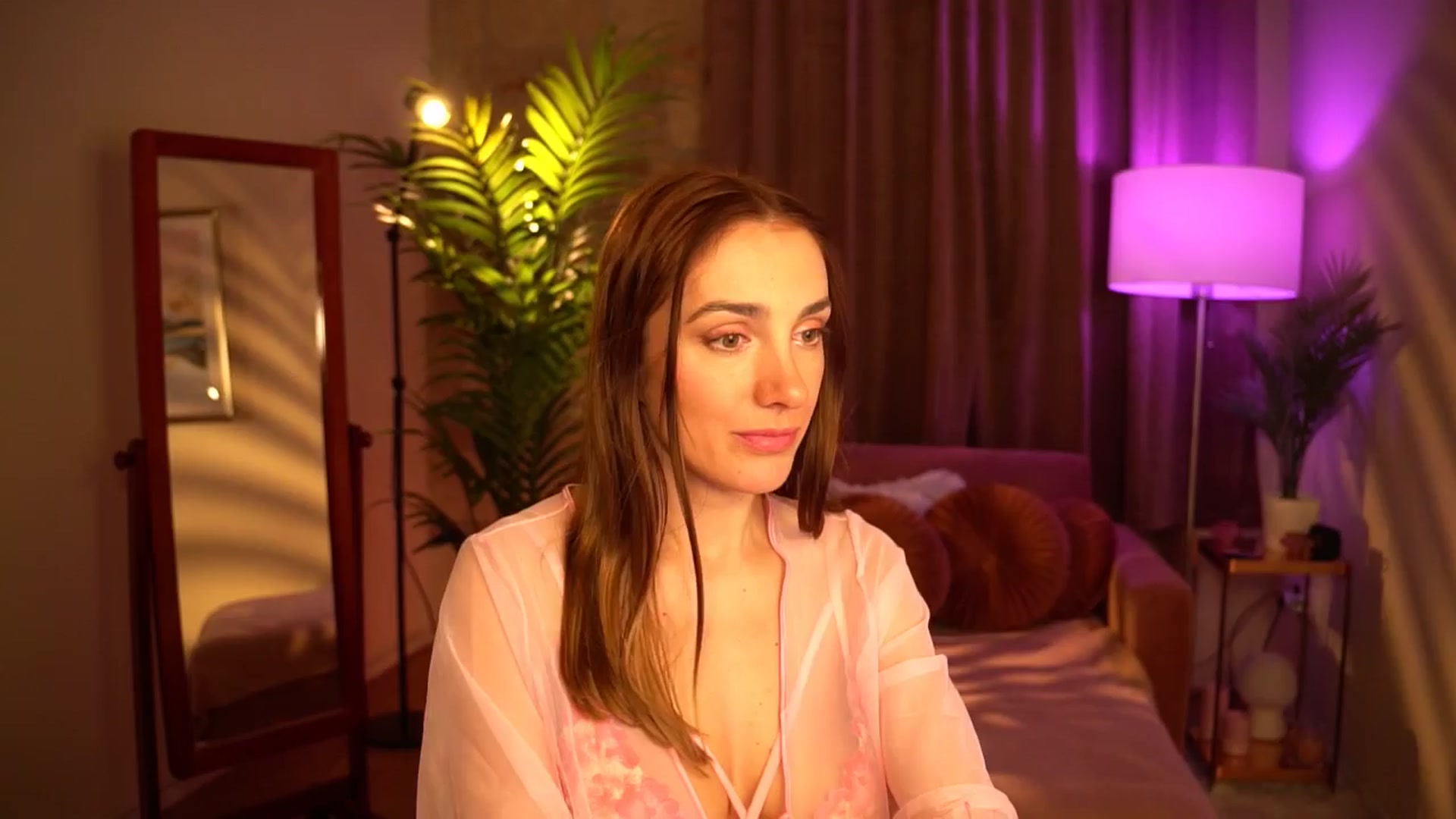Gallery image thumbnail from Innocent_Lea's myfreecams stream on, 04/02/2024, 19:40 image 13 of 20