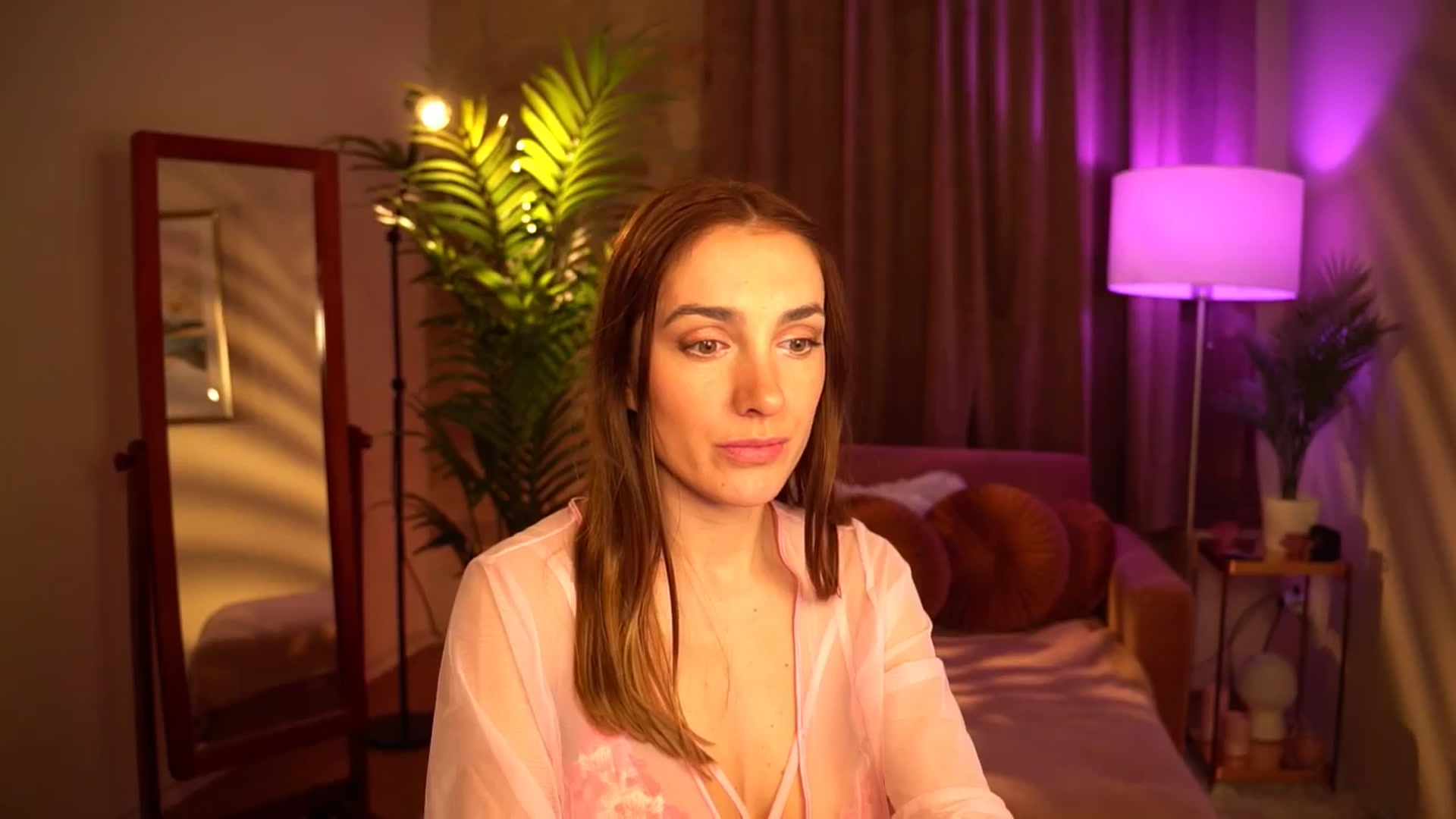 Gallery image thumbnail from Innocent_Lea's myfreecams stream on, 04/02/2024, 19:40 image 14 of 20