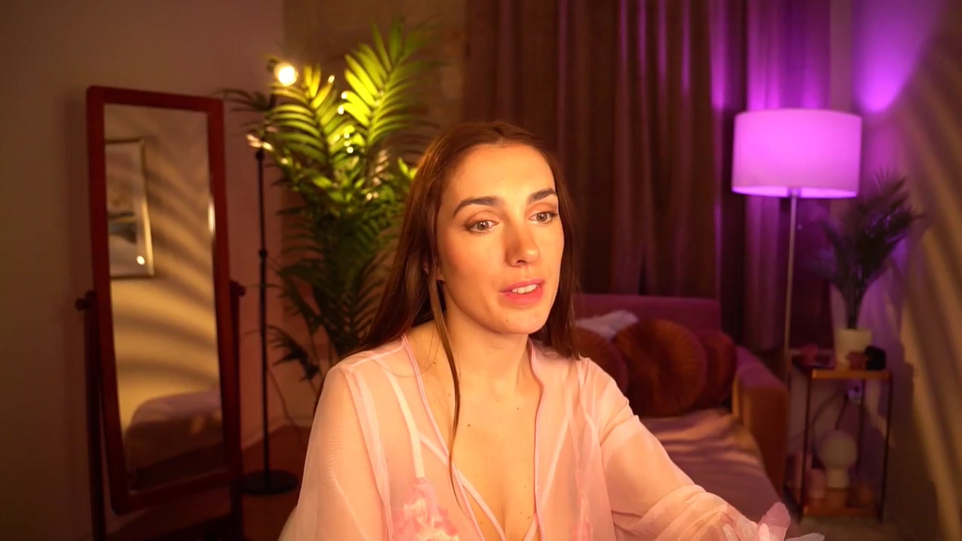 Gallery image thumbnail from Innocent_Lea's myfreecams stream on, 04/02/2024, 19:40 image 18 of 20