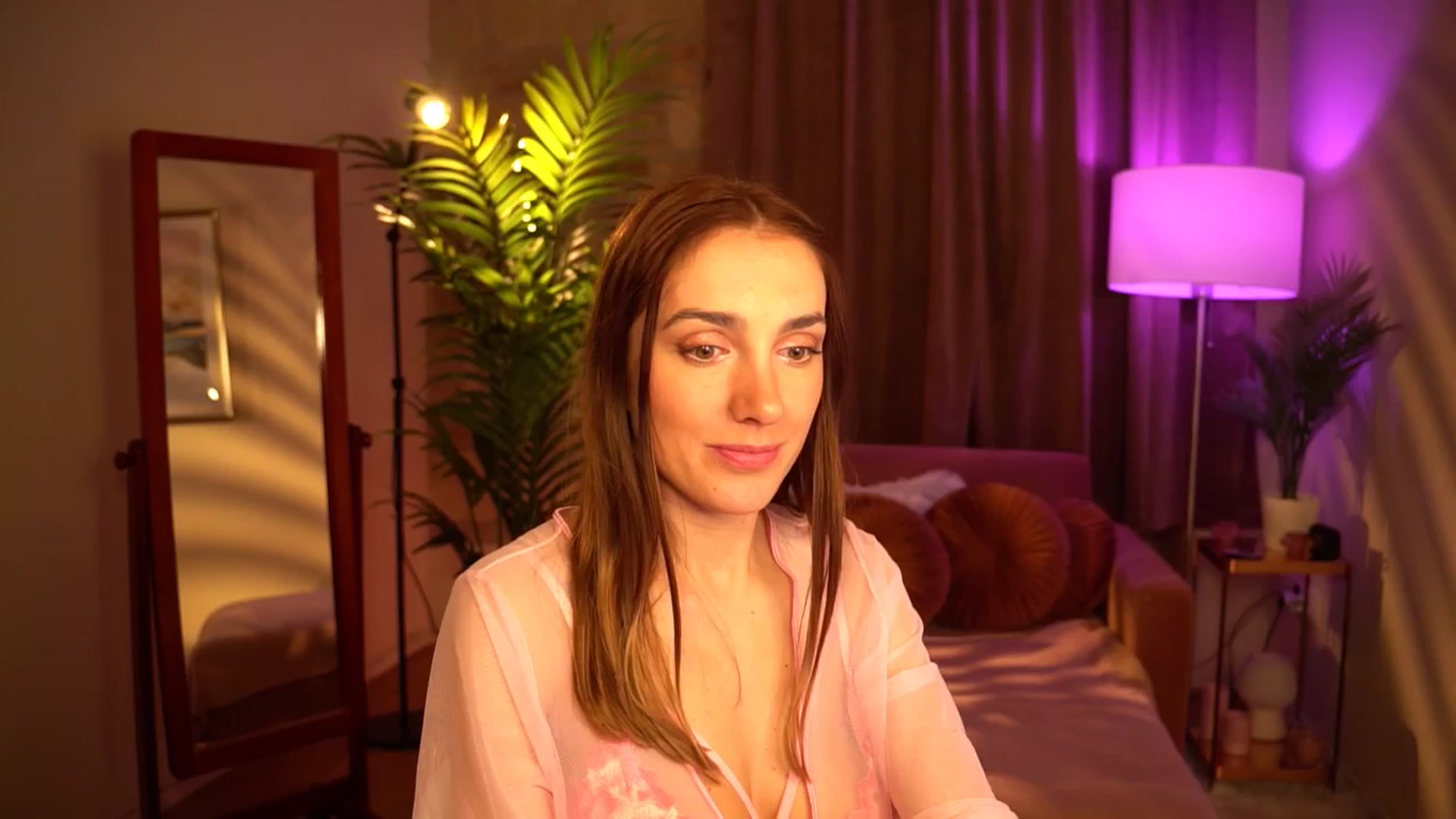 Gallery image thumbnail from Innocent_Lea's myfreecams stream on, 04/02/2024, 19:40 image 16 of 20