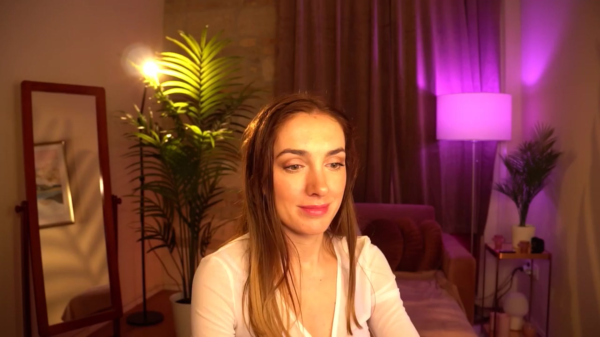 Gallery image thumbnail from Innocent_Lea's myfreecams stream on, 04/11/2024, 20:01 image 16 of 20