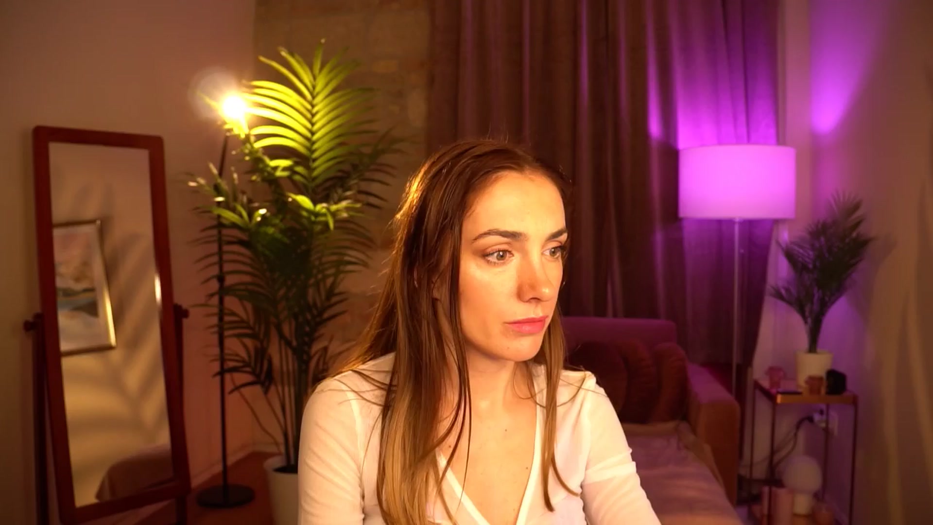 Gallery image thumbnail from Innocent_Lea's myfreecams stream on, 04/11/2024, 20:01 image 4 of 20