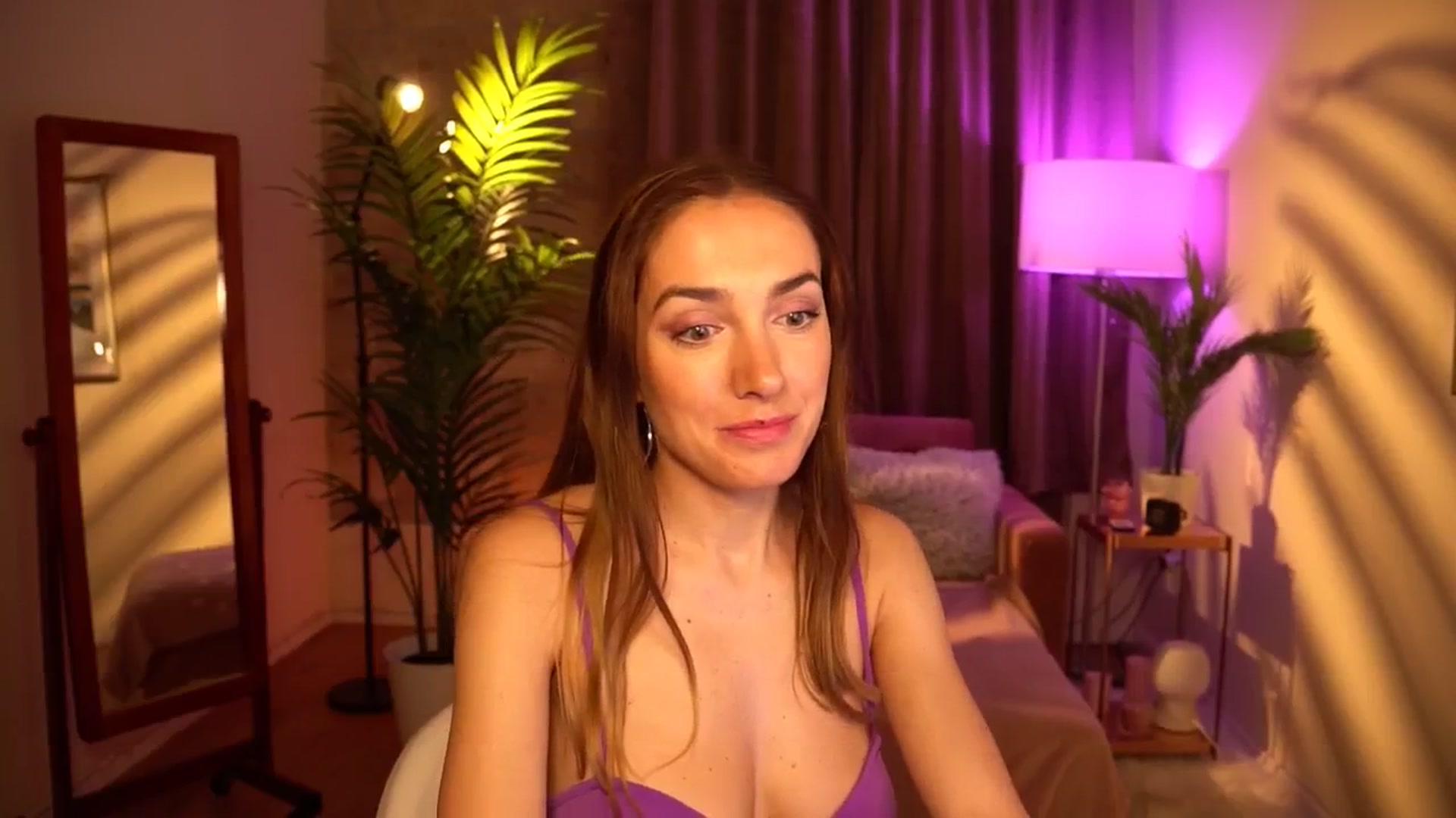 Gallery image thumbnail from Innocent_Lea's myfreecams stream on, 04/25/2024, 17:05 image 6 of 20